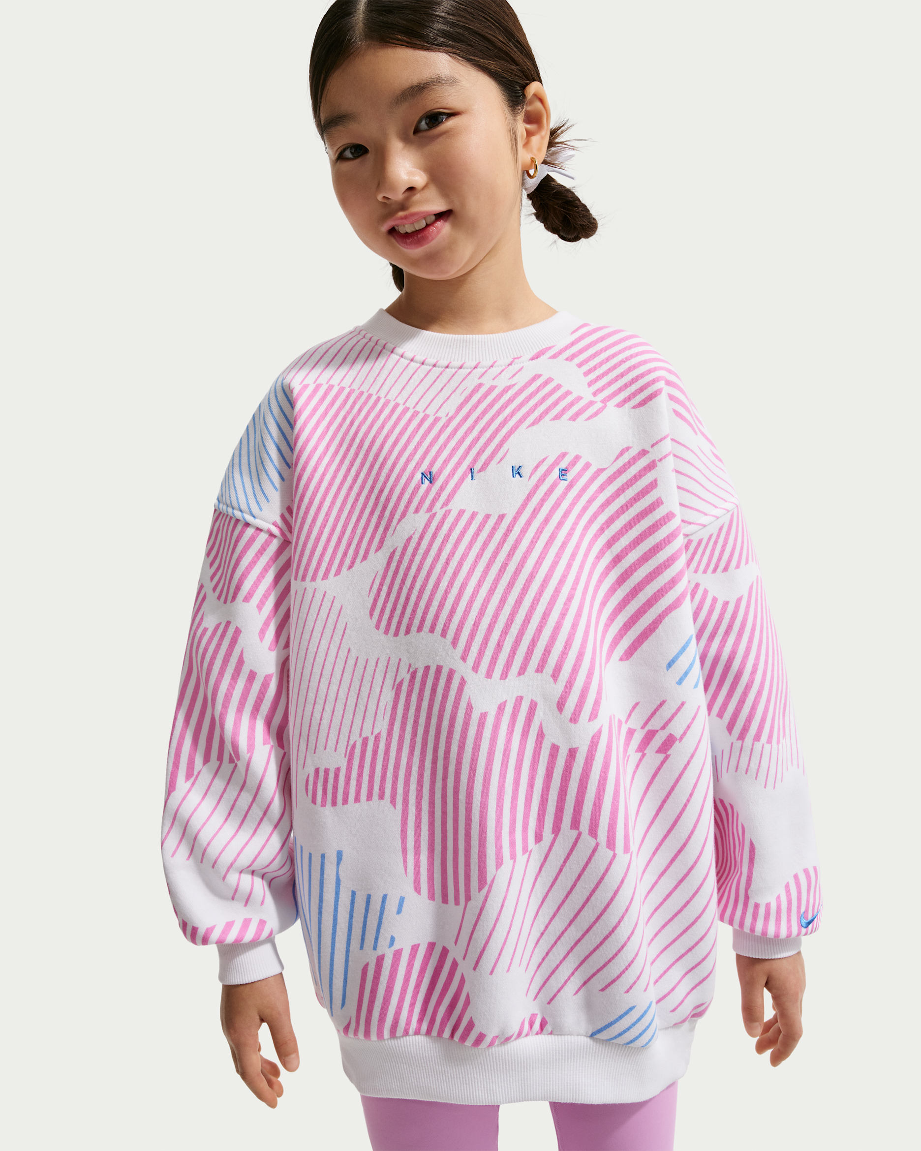 Nike Sportswear Club Fleece Big Kids' (Girls') Boxy Crew-Neck Sweatshirt - White/University Blue