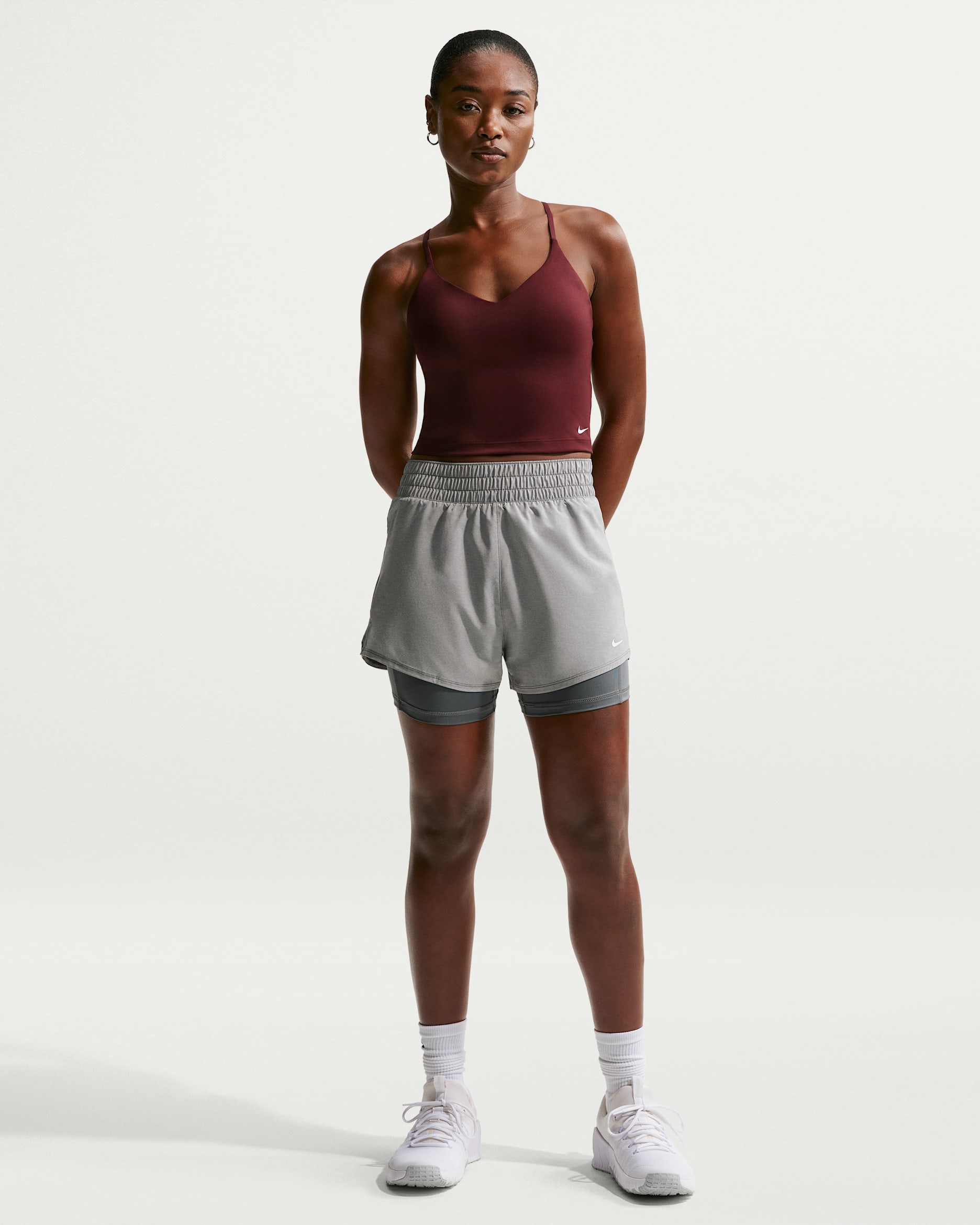 Shorts 2 en 1 Dri-FIT de tiro alto de 8 cm para mujer Nike One - Gris humo/Jaspeado/Blanco