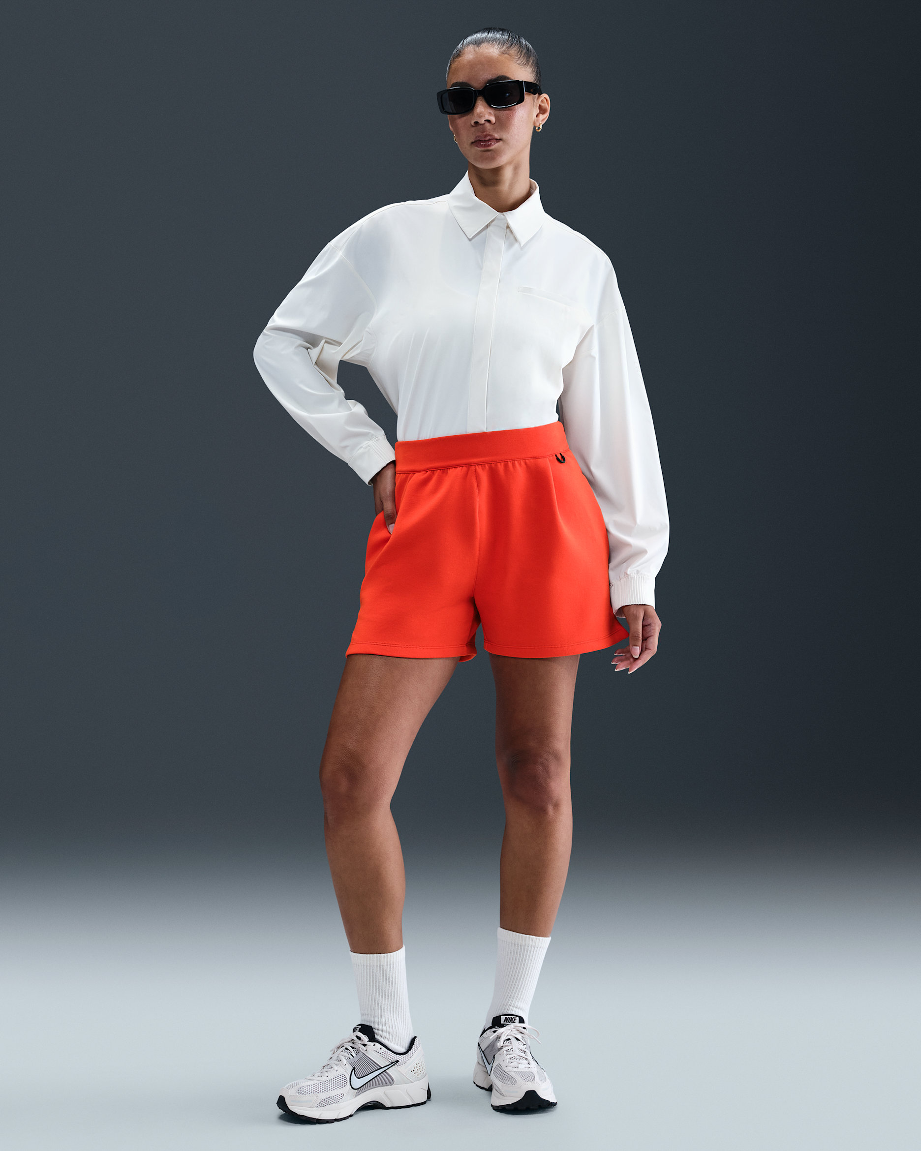 Nike 24.7 ImpossiblySoft Women's Dri-FIT Mid-Rise Loose 10cm (approx.) Shorts - Picante Red/Mystic Red