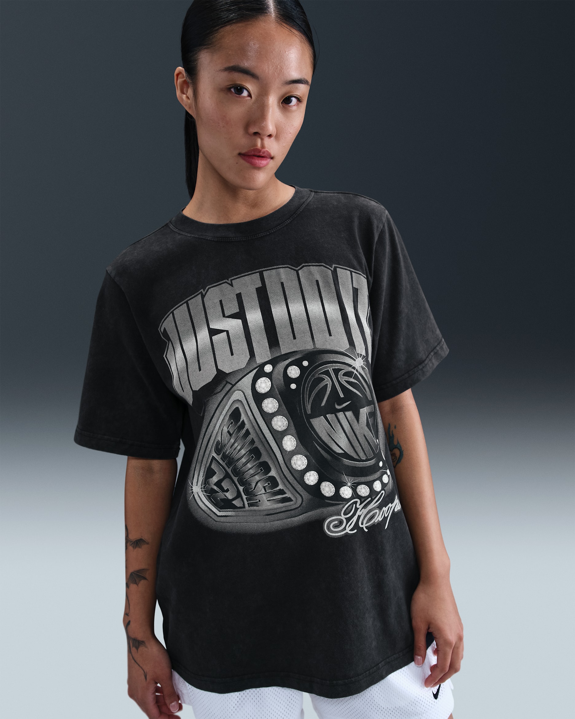 Nike Women's Loose Short-Sleeve Basketball T-Shirt - Black