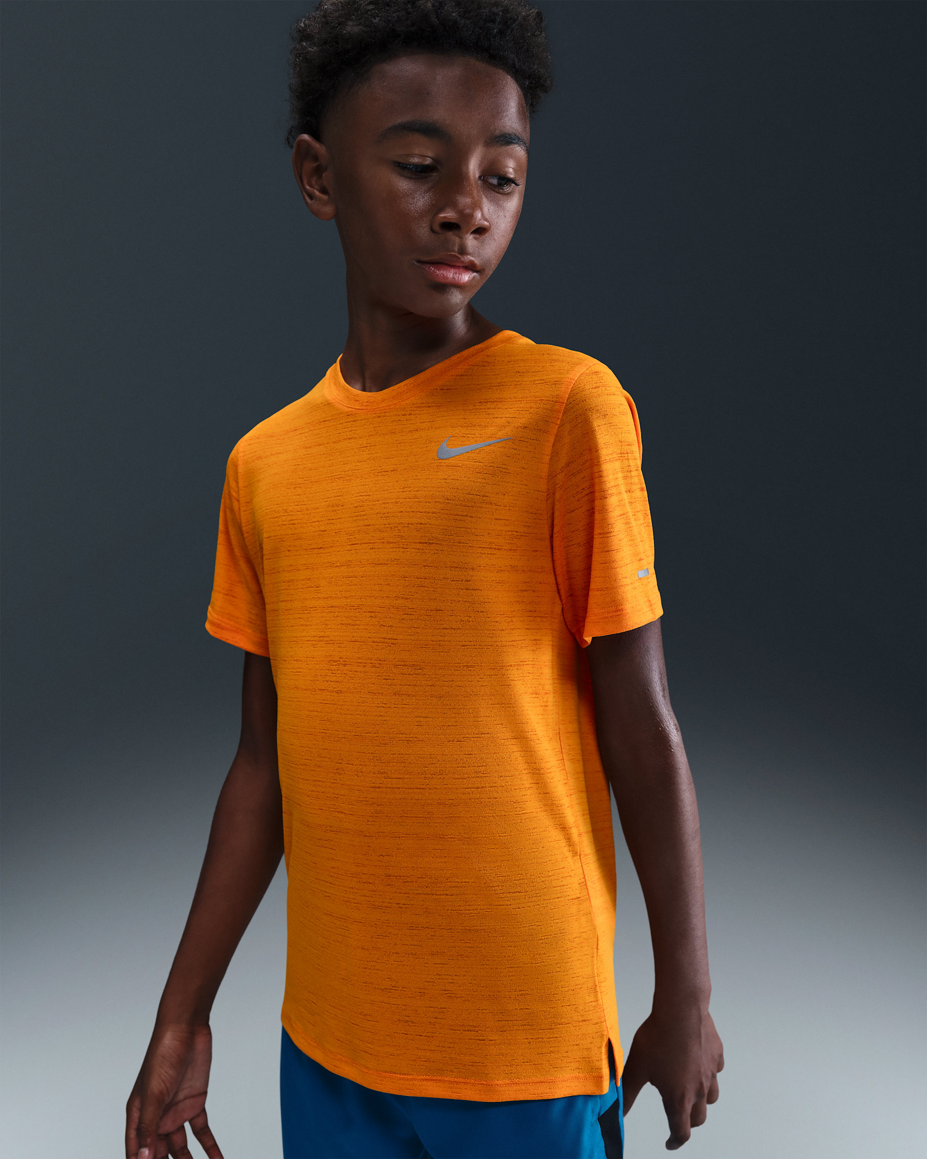 Nike Dri-FIT Miler Older Kids' (Boys') Training Top - Bright Ceramic