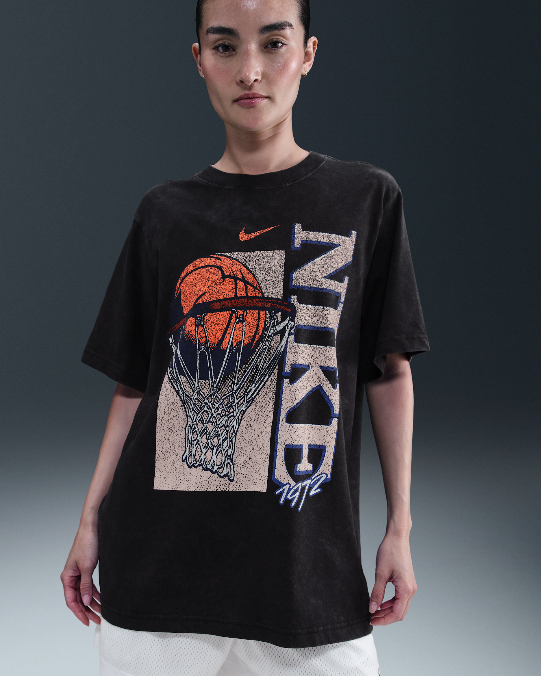 Nike 女款籃球 T 恤 - 黑色