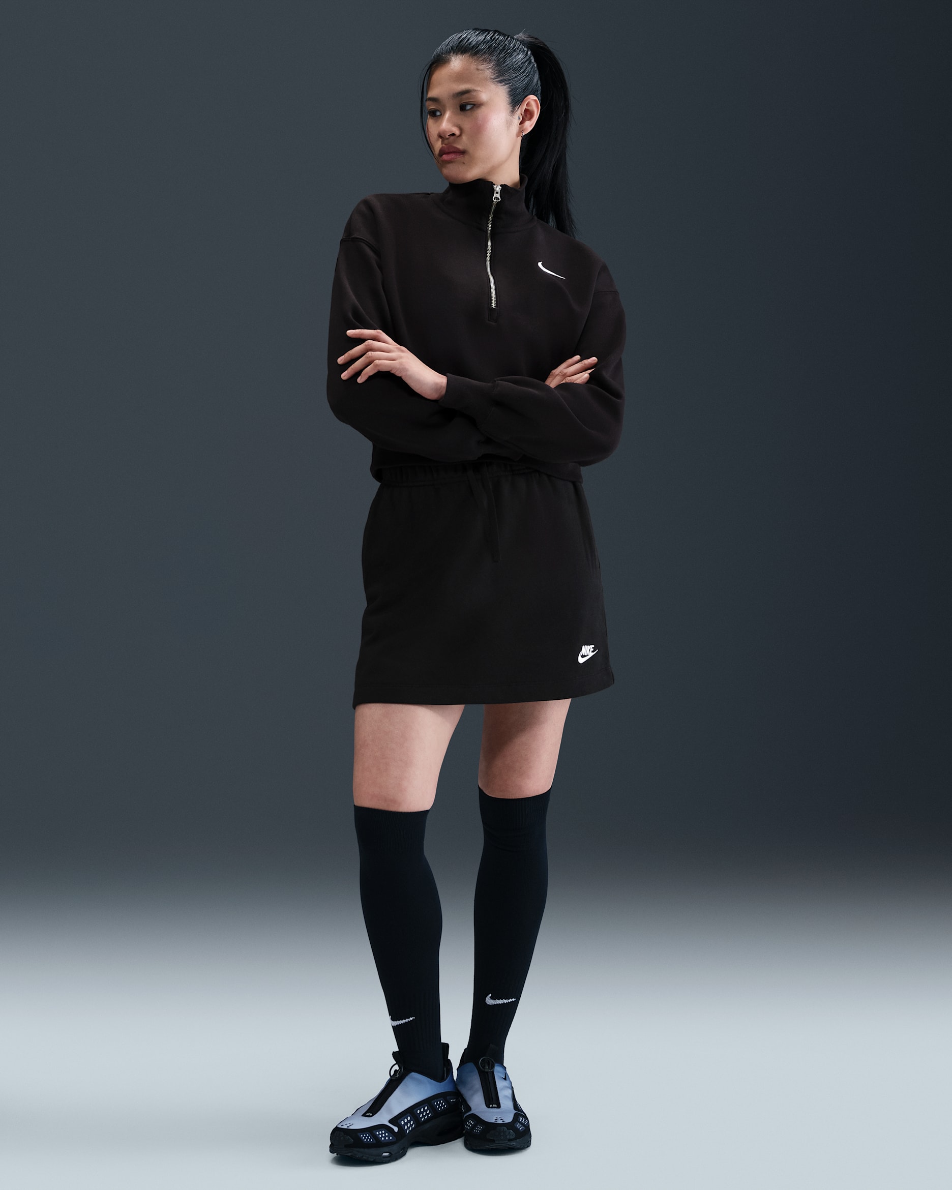 나이키 스포츠웨어 클럽 플리스 여성 미드라이즈 스커트 - 블랙/화이트