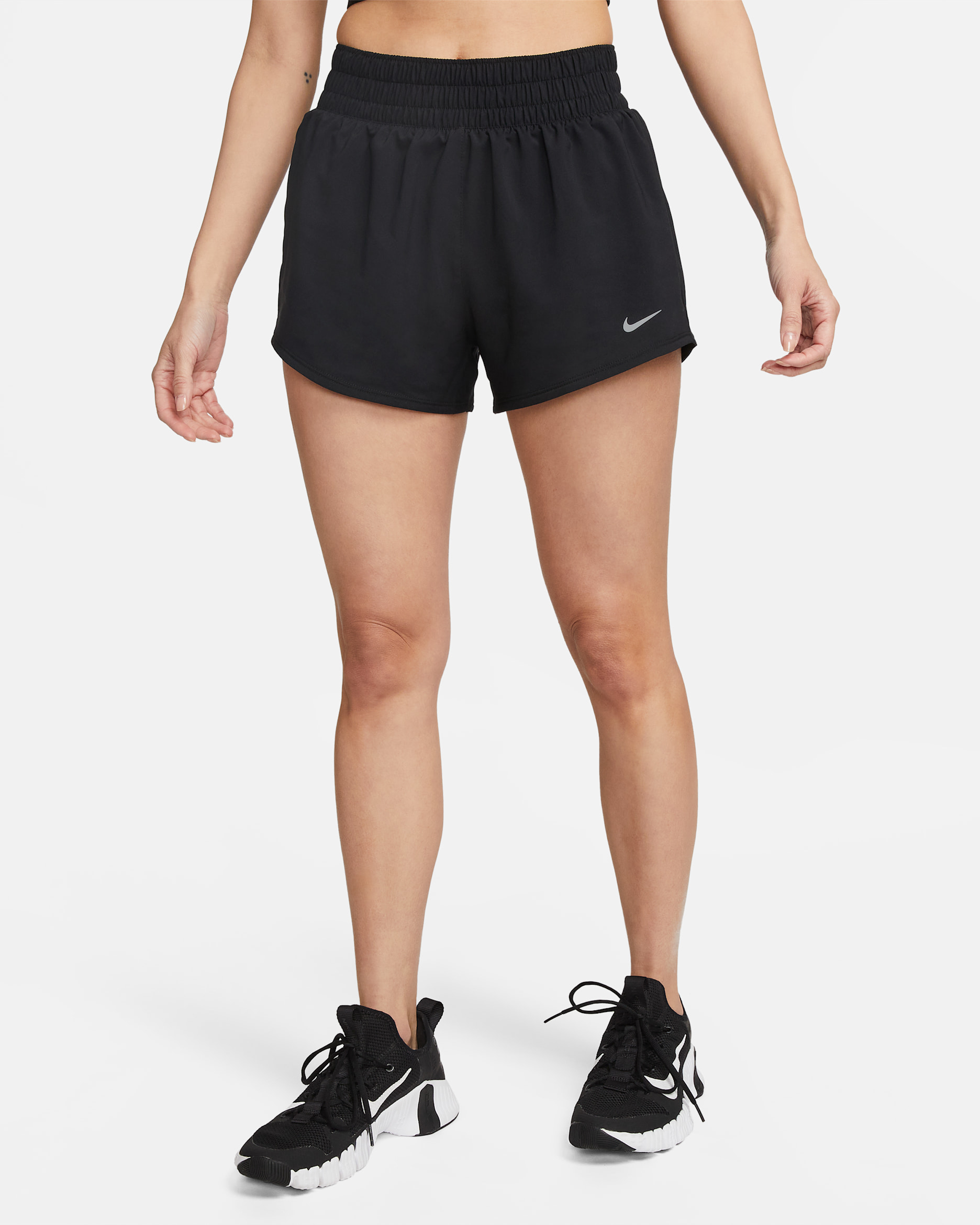 ナイキ Dri-FIT ワン ウィメンズ ミッドライズ 8cm ブリーフラインド ショートパンツ - ブラック