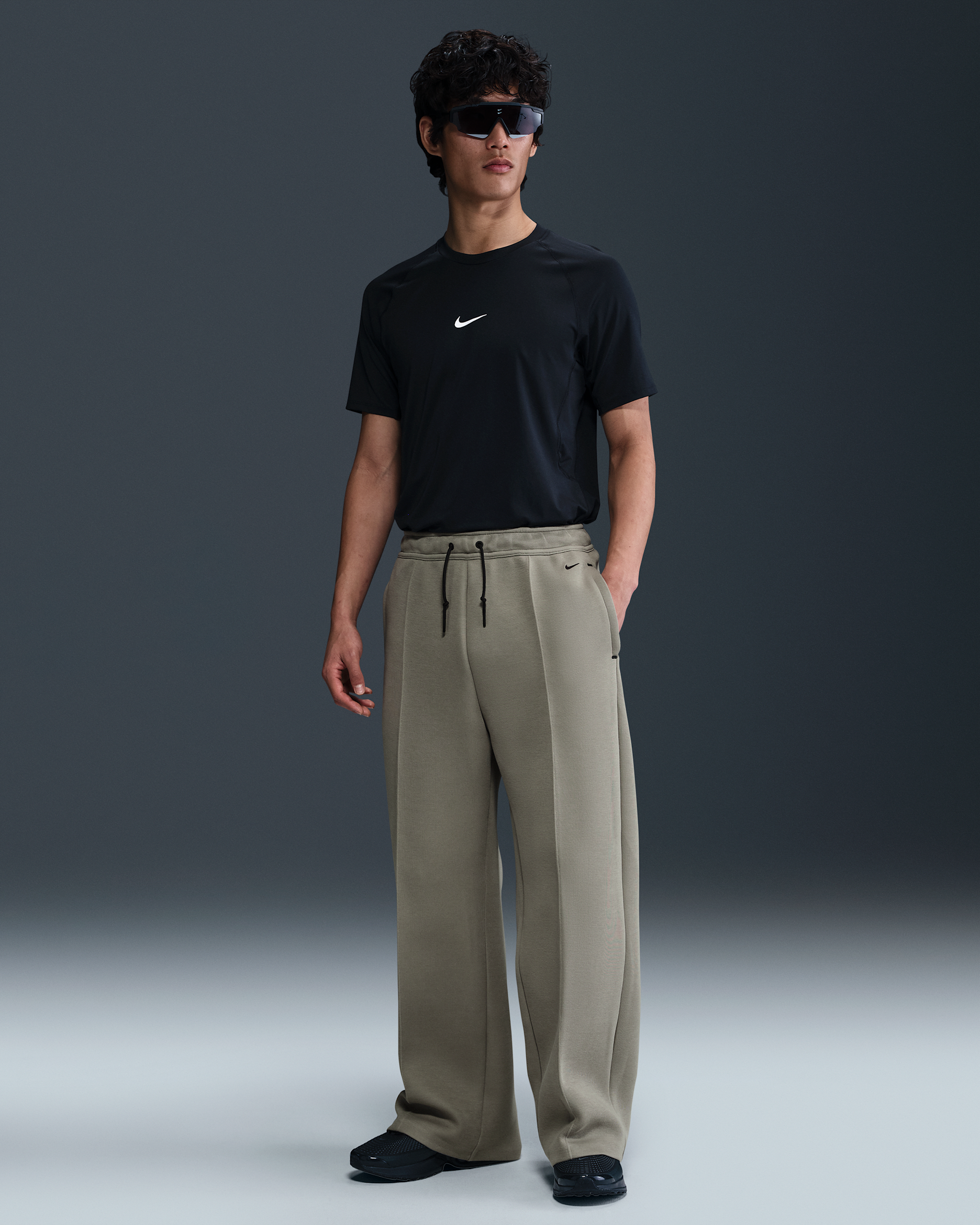 Nike Tech Men's Wide-Leg Fleece Pants - Light Army/Black