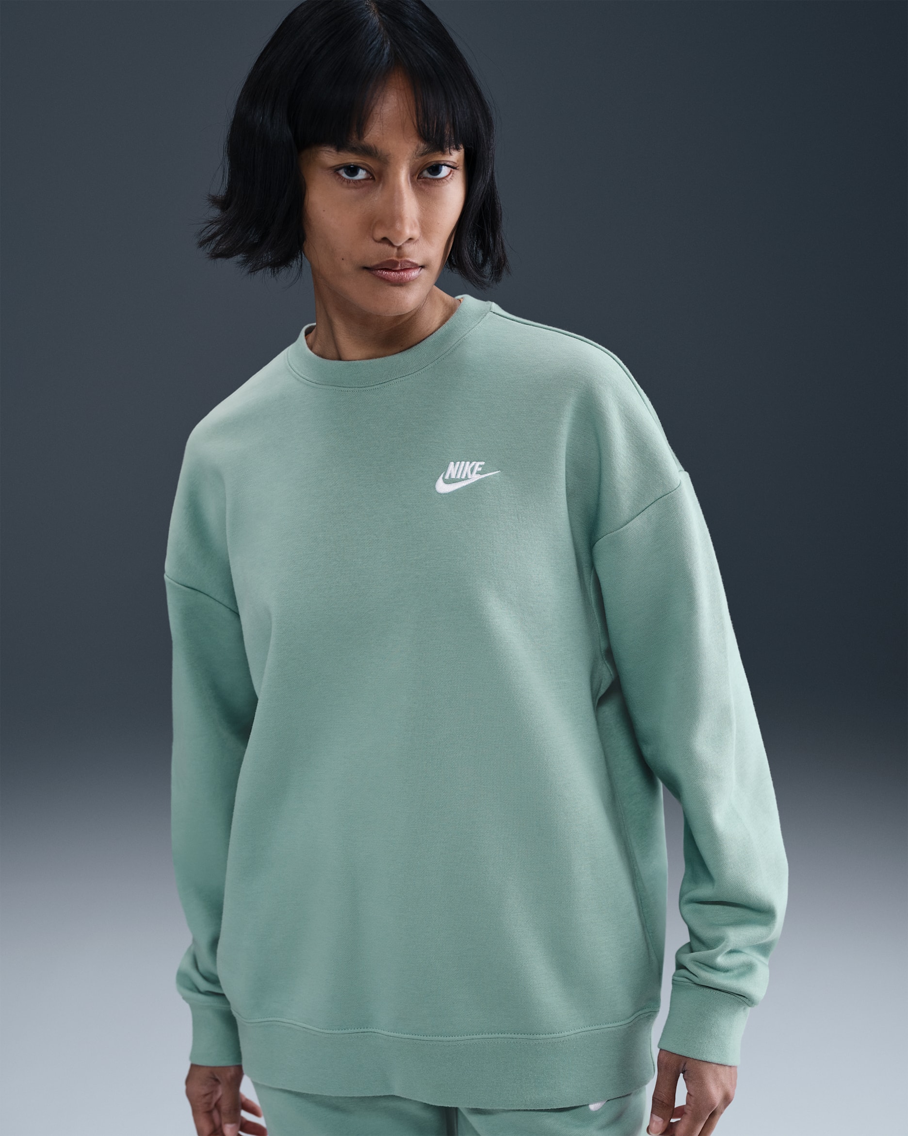 Nike Sportswear Club Fleece Women's Loose Crew-Neck Sweatshirt - Cannon/White