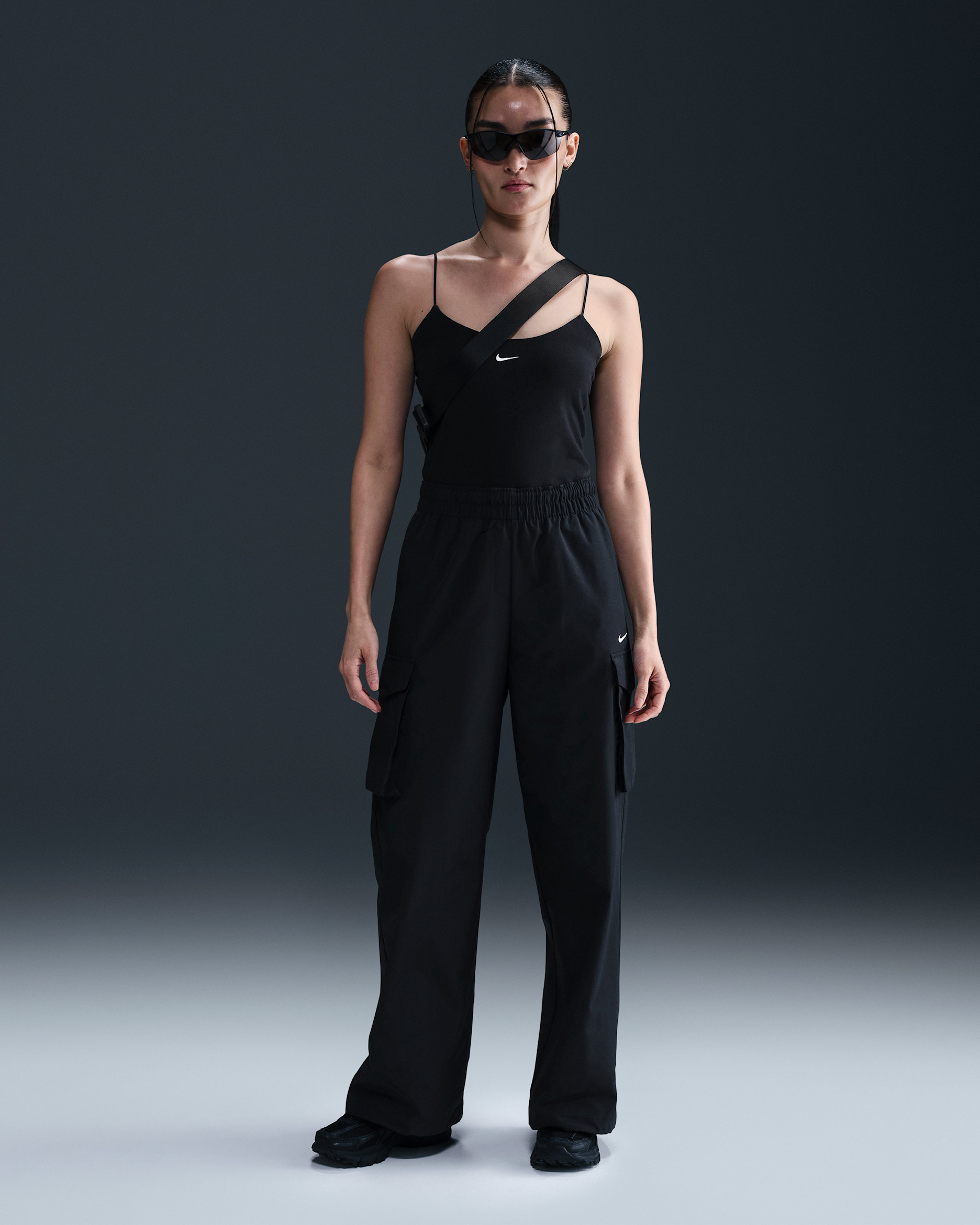 Nike Sportswear Everything Wovens Women's Mid-Rise Cargo Trousers - Black/White