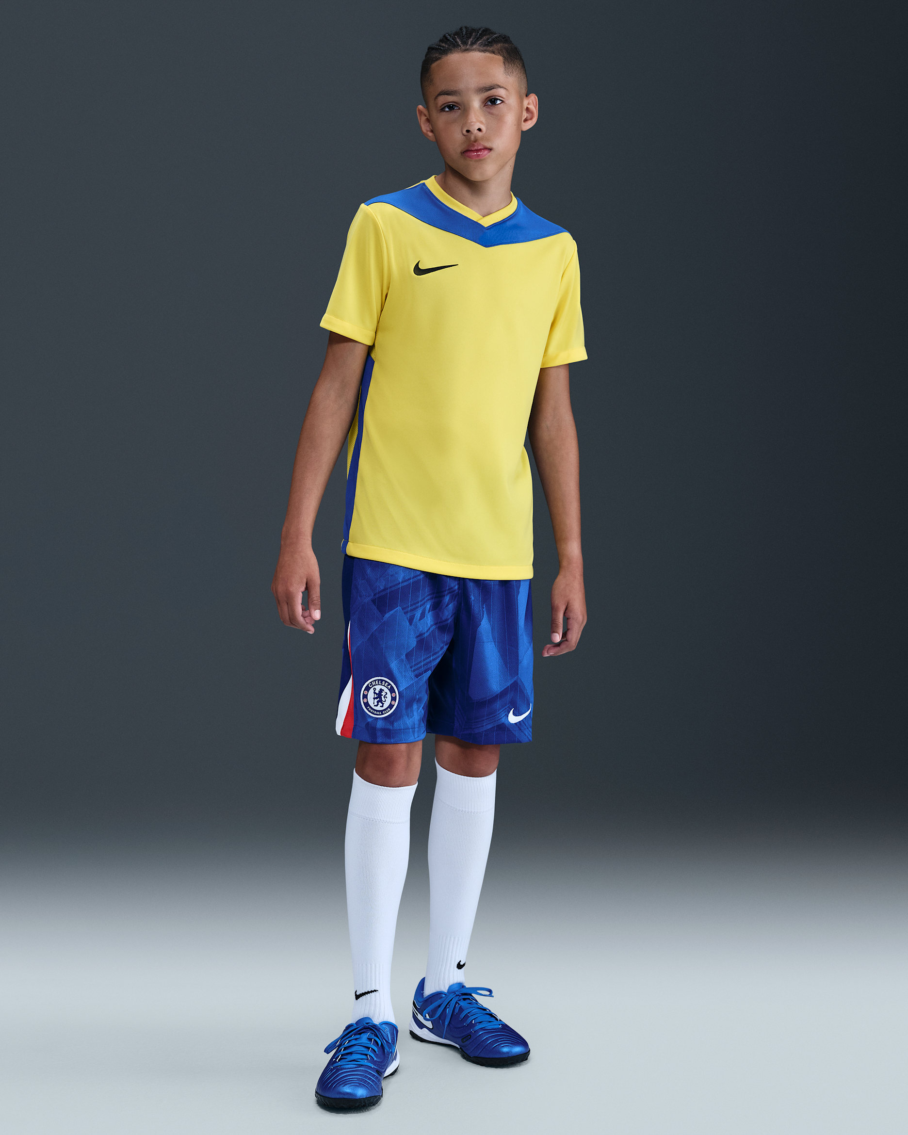 Chelsea F.C. 2025/26 Stadium Home Older Kids' Nike Dri-FIT Football Replica Shorts - Rush Blue/Speed Red/White