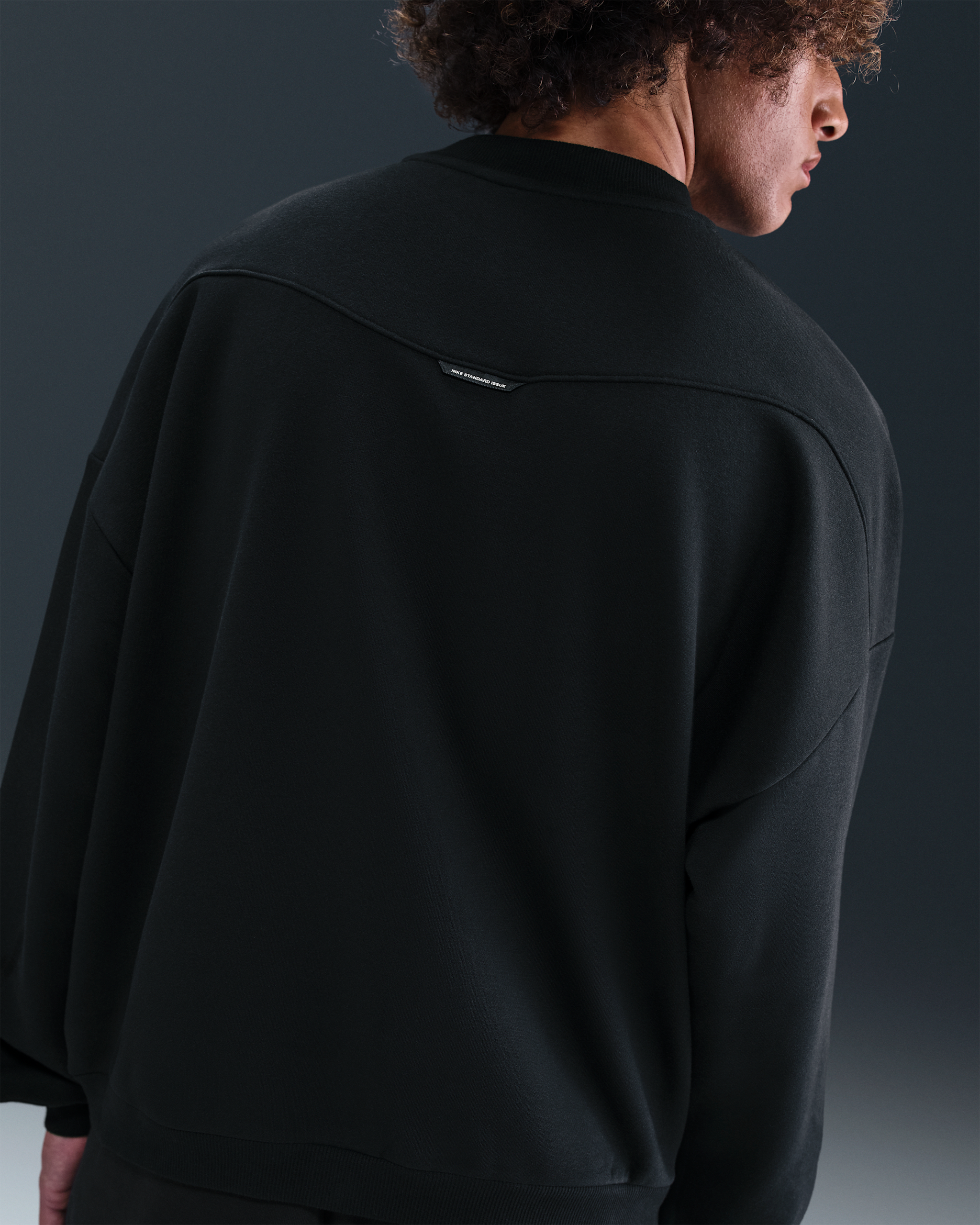 Nike Standard Issue Men's Therma-FIT Basketball Crew