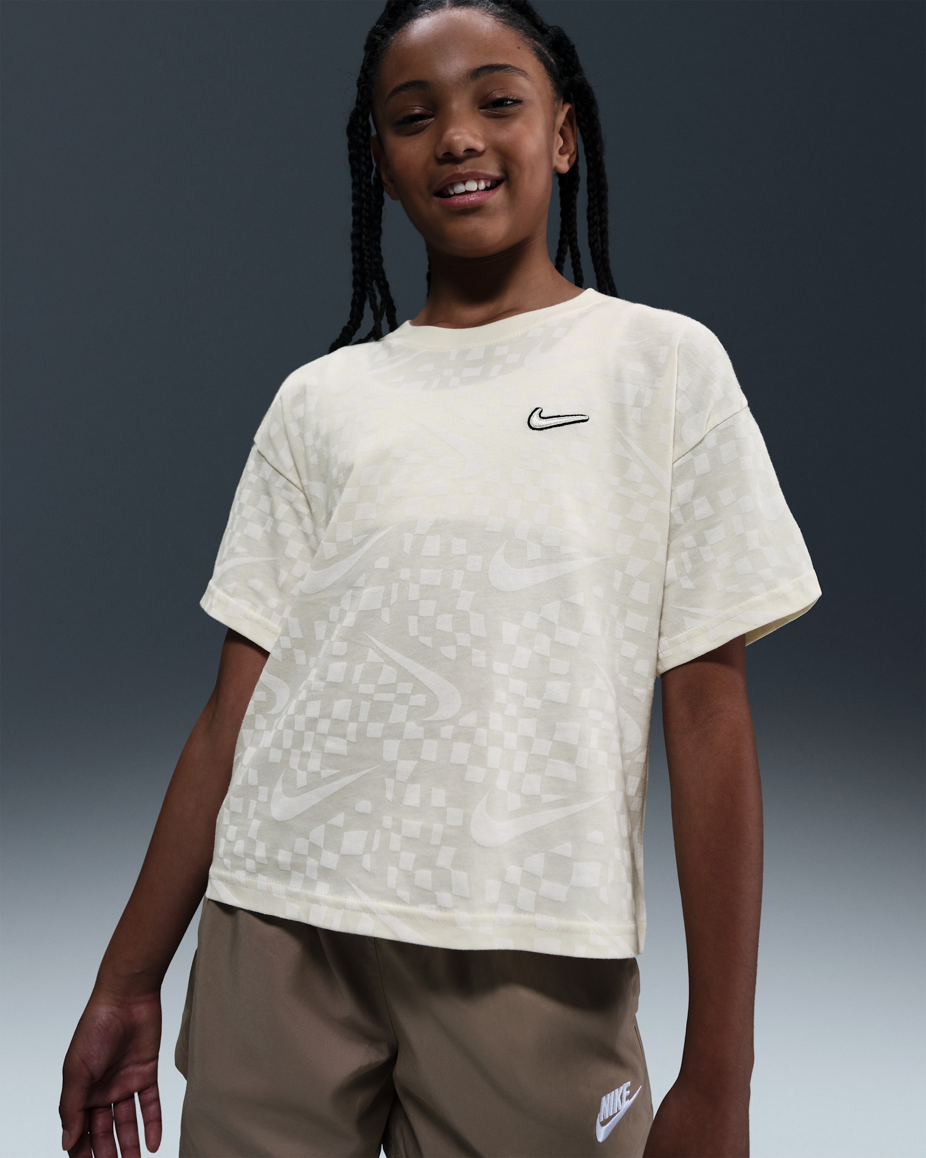 Nike Sportswear Older Kids' (Girls') T-Shirt - Soft Pearl