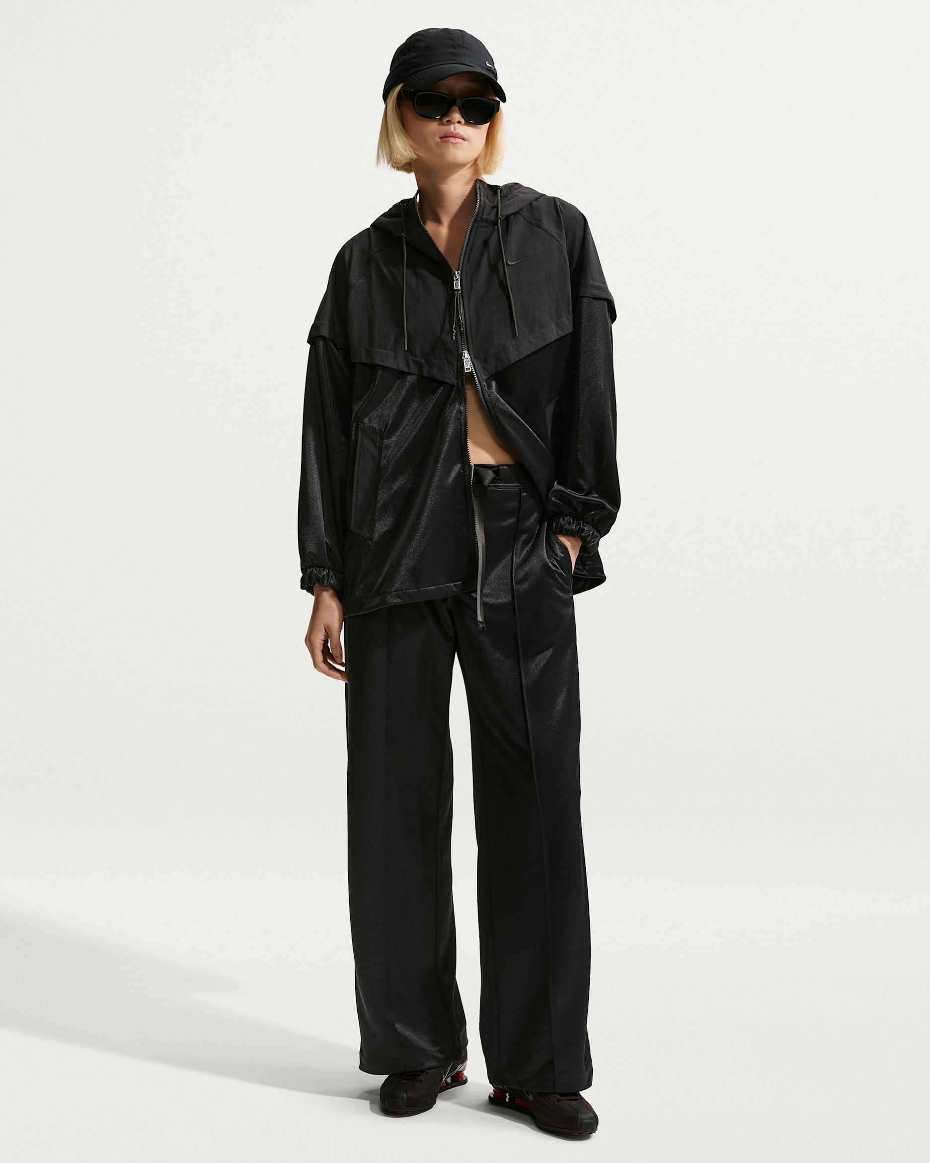 나이키 스포츠웨어 여성 루즈 핏 미드라이즈 벨트 핀턱 팬츠 - 블랙/블랙