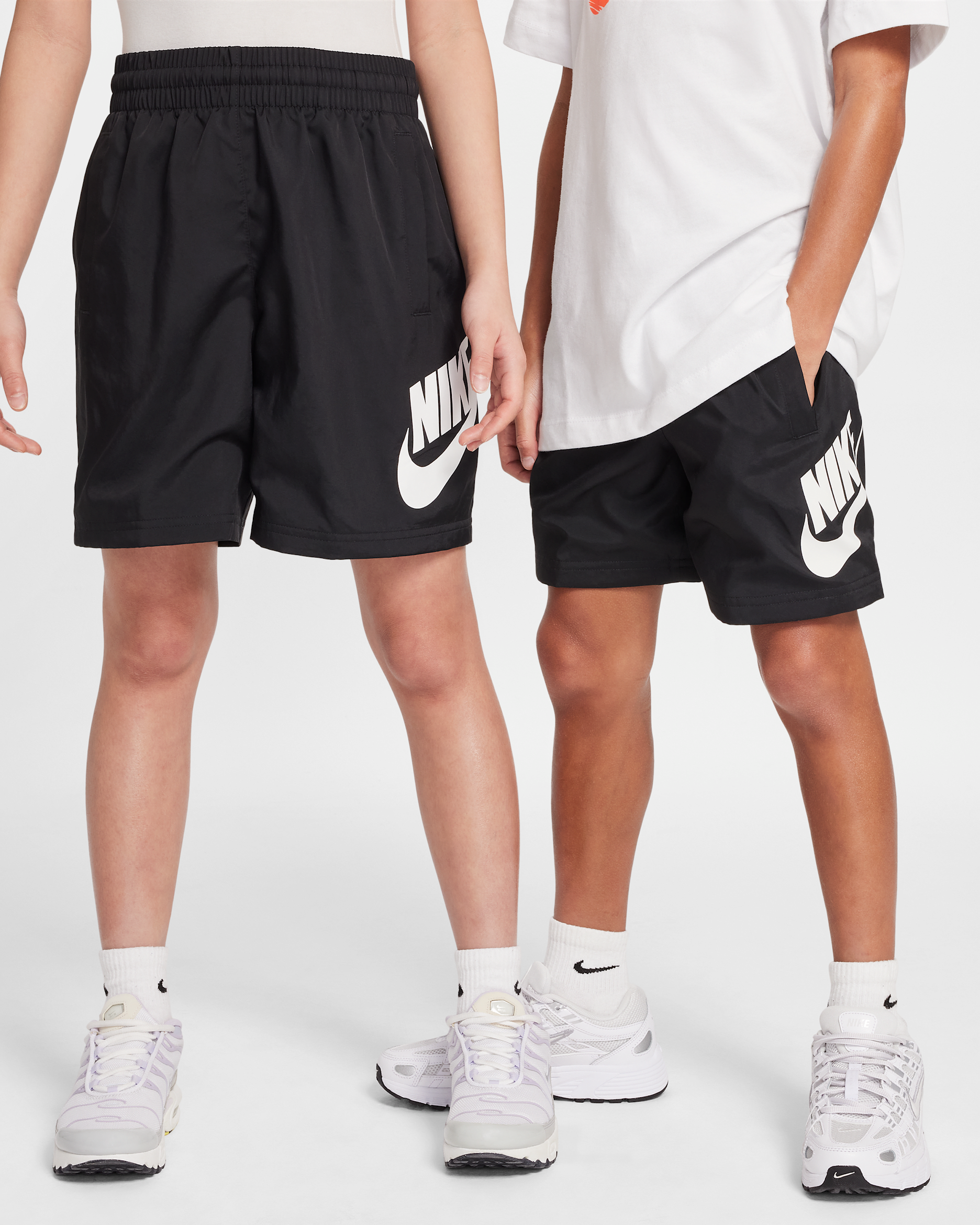Nike Sportswear Club Older Kids' 15cm (approx.) Woven Shorts - Black/White