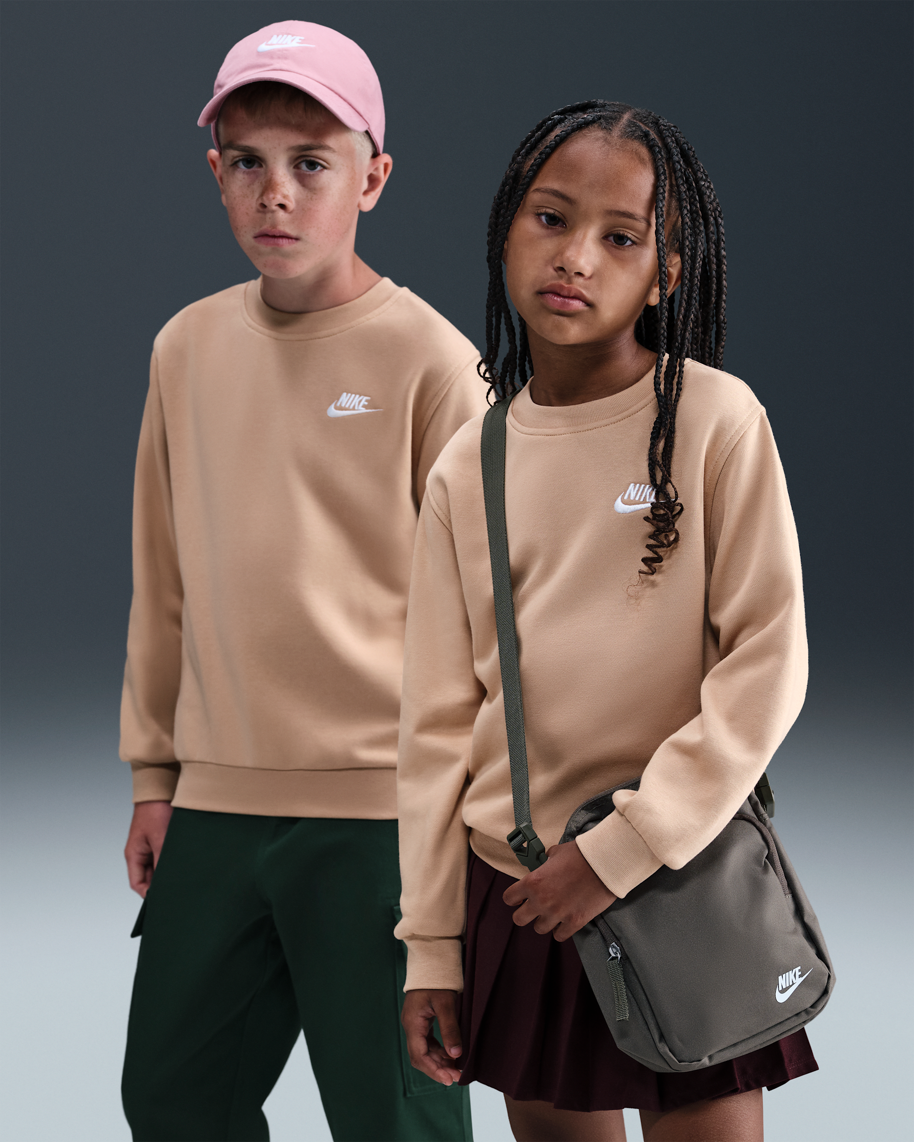Nike Sportswear Club Fleece Older Kids' Crew-Neck Sweatshirt - Hemp/White