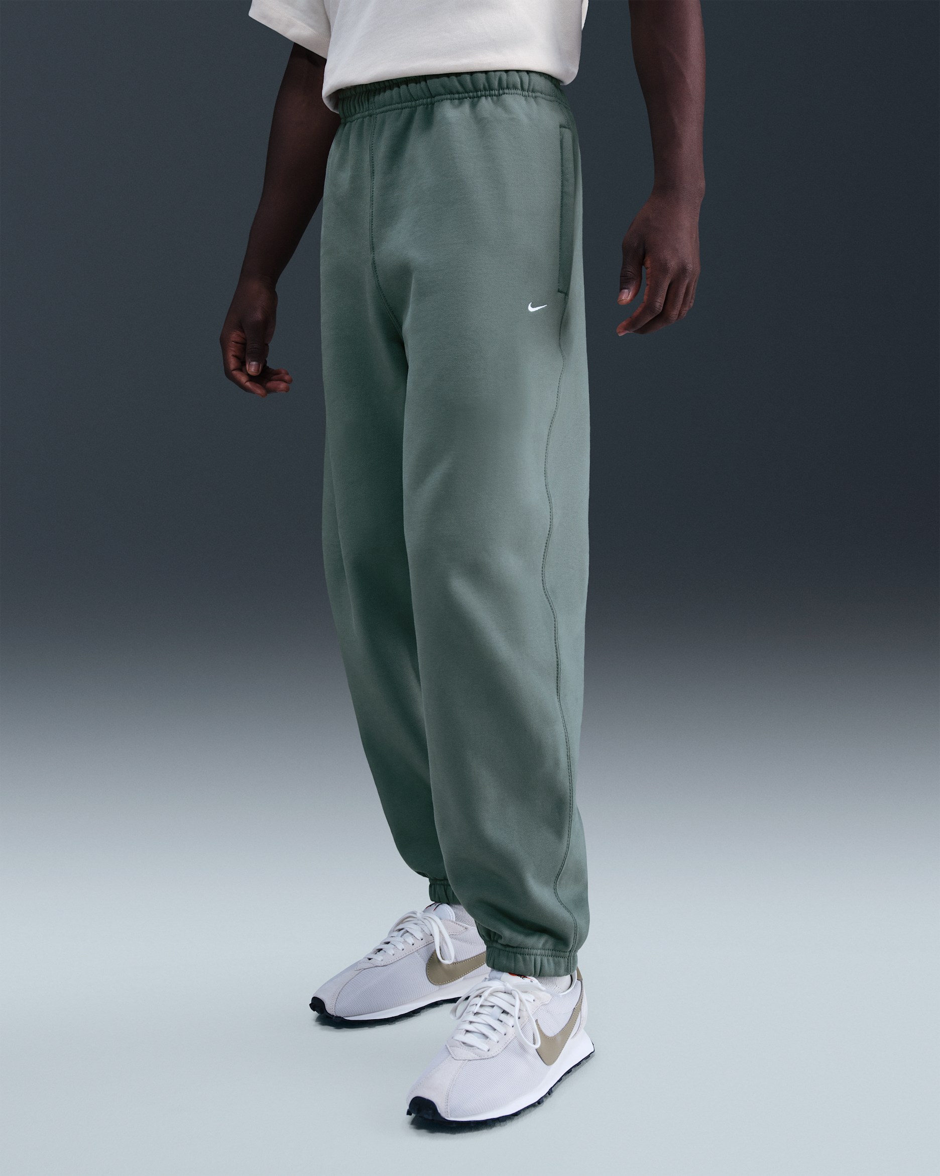 Nike Solo Swoosh Men's Cuffed Fleece Pants