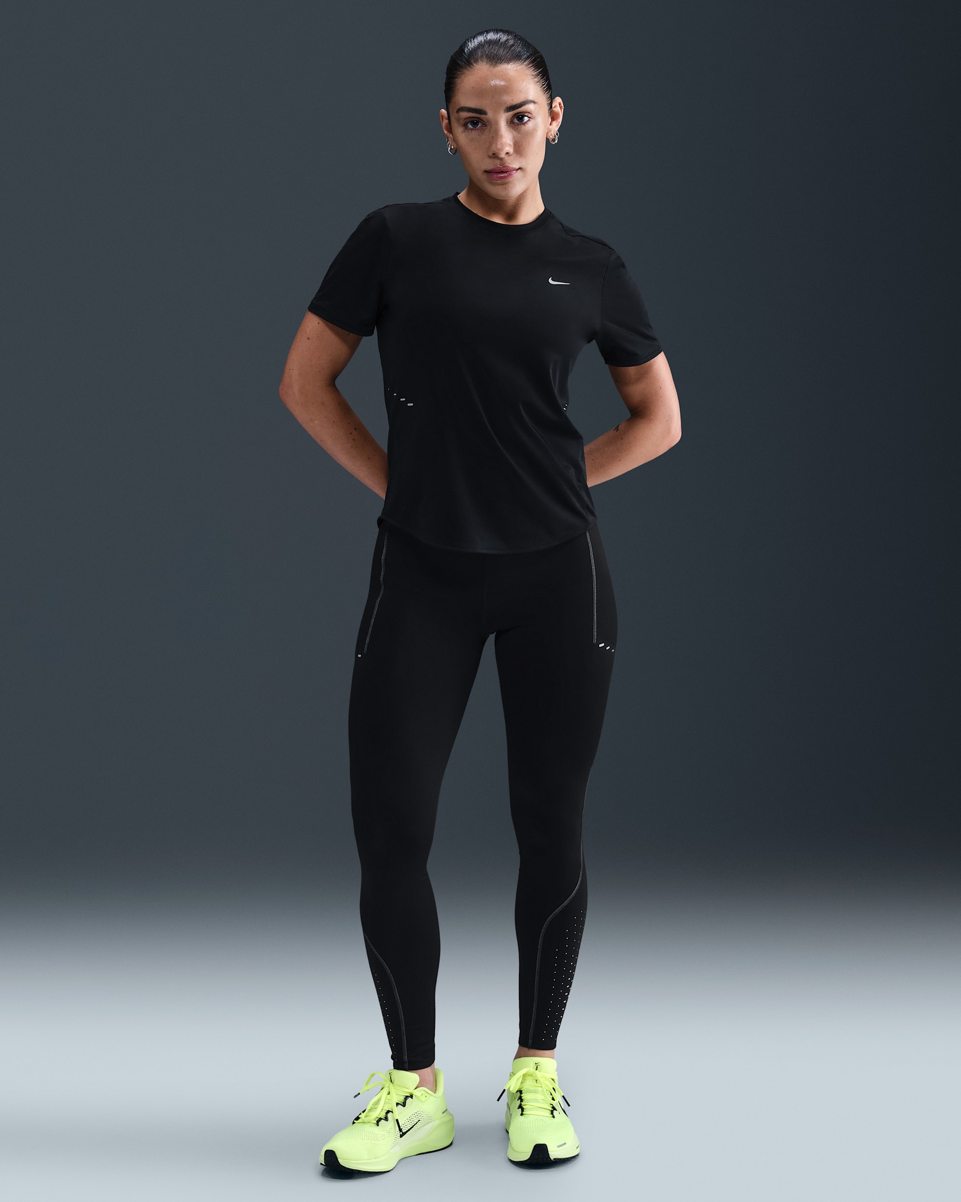 Legging de running 7/8 à taille haute avec motifs réfléchissants Nike Swift pour femme - Noir/Dark Smoke Grey