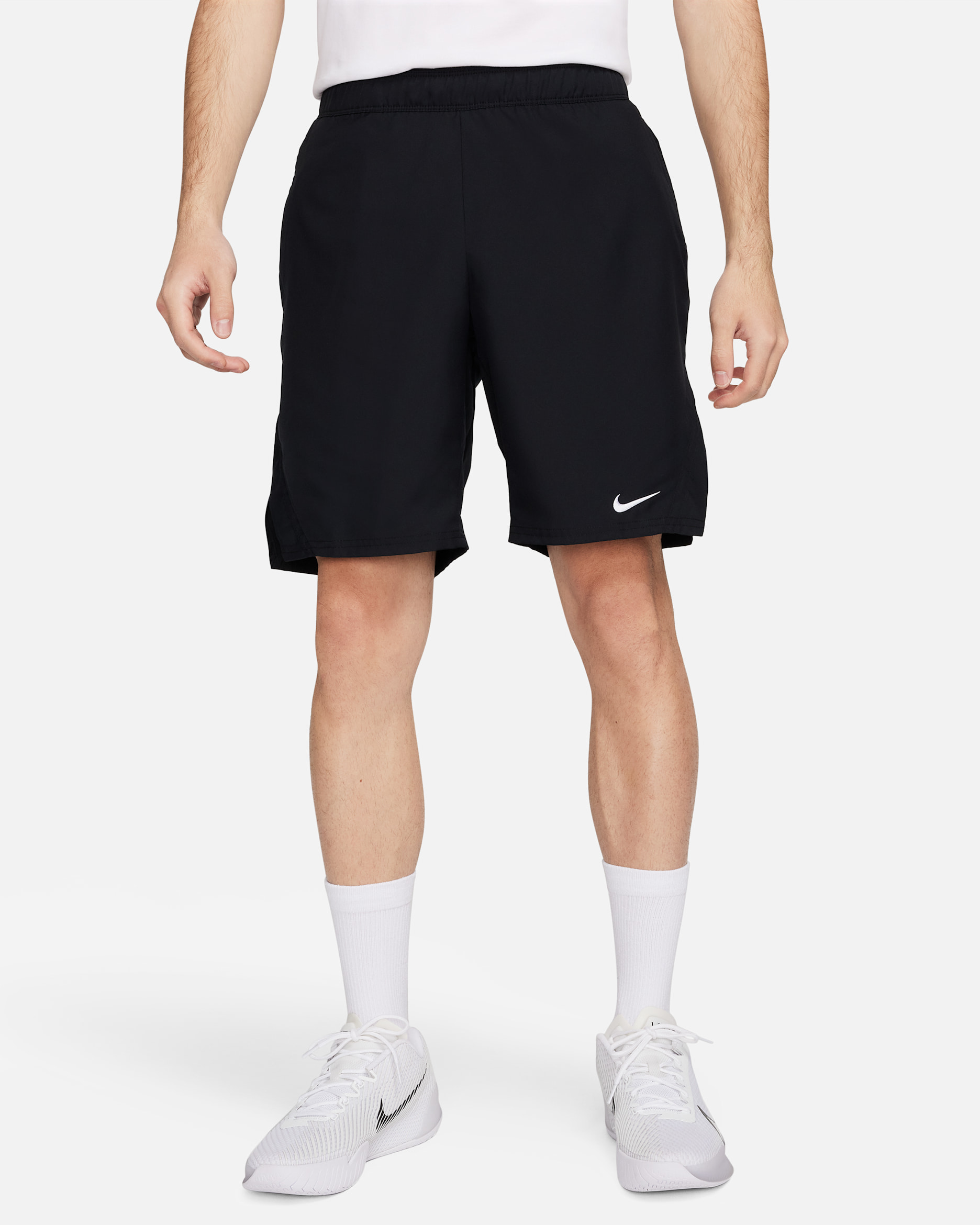 กางเกงเทนนิสขาสั้น 9 นิ้วผู้ชาย Dri-FIT NikeCourt Victory - ดำ/ขาว