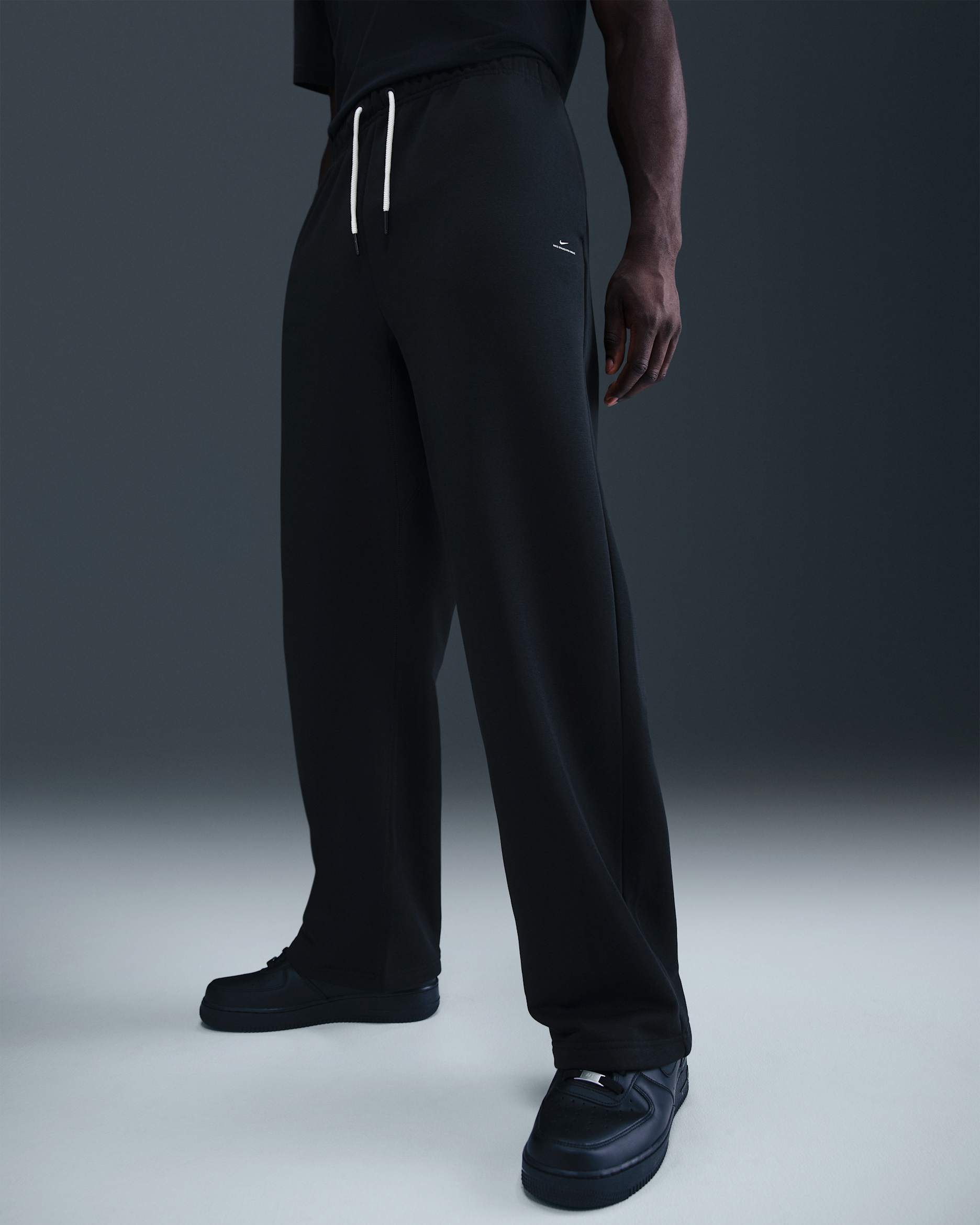 Nike Standard Issue Men's Therma-FIT Brushed Open-Hem Basketball Pants