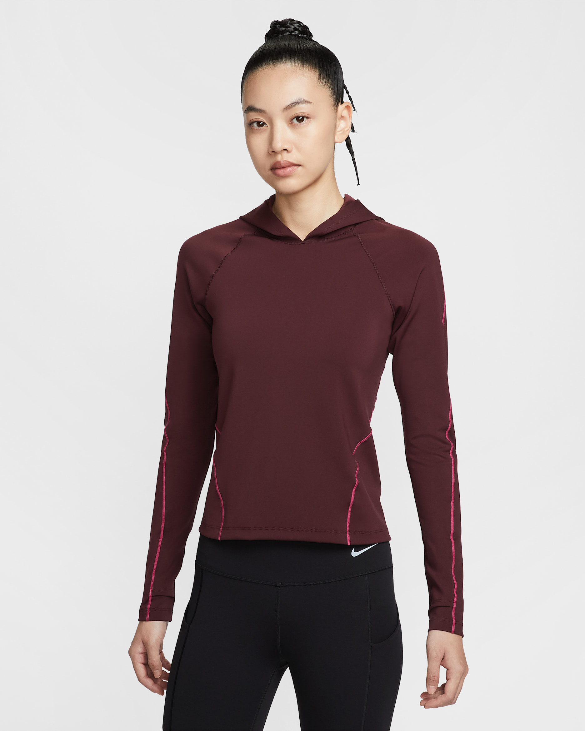 ナイキ ユニバーサ ウィメンズ Dri-FIT スリム フーデッド ロングスリーブ トップ - バーガンディクラッシュ/バーガンディクラッシュ/スイートビート/バーガンディアッシュ