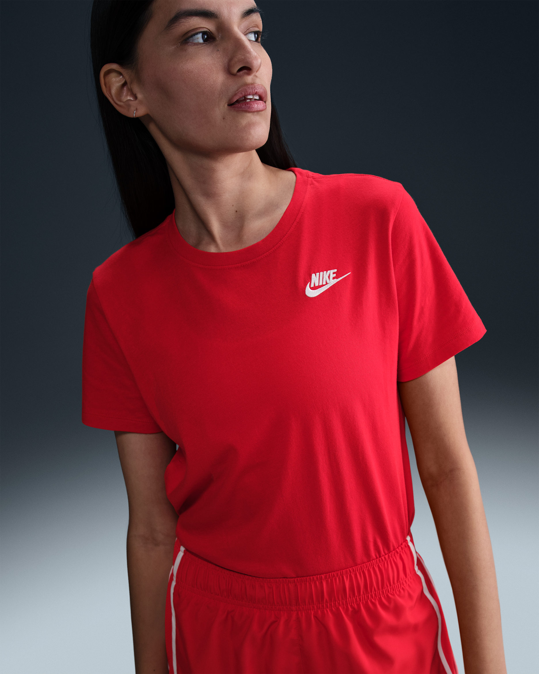 Nike Sportswear Club Essentials Women's T-Shirt - University Red