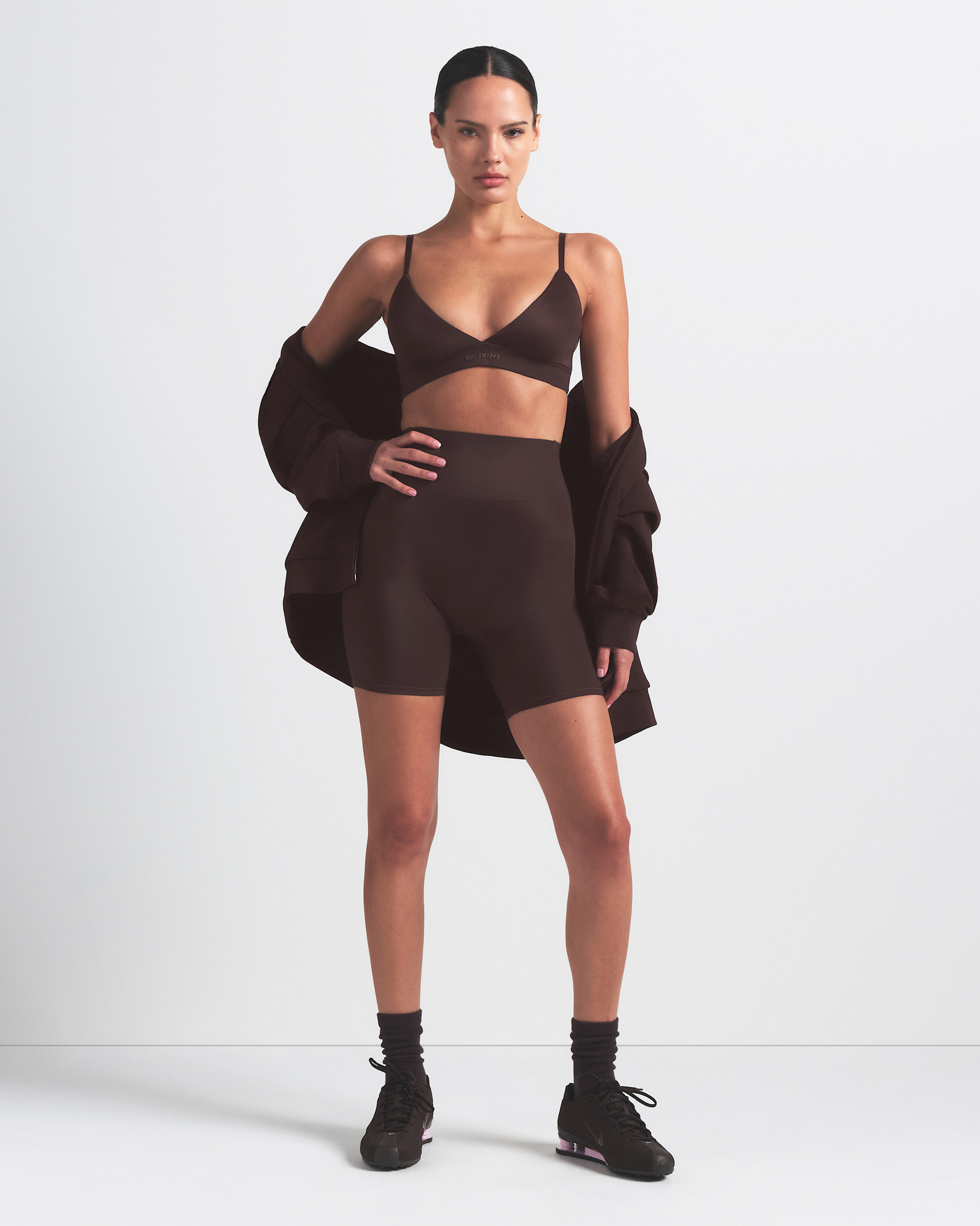 Dámské cyklistické kraťasy NikeSKIMS Shine s vysokým pasem a délkou 13 cm - NSKM PHOENIX