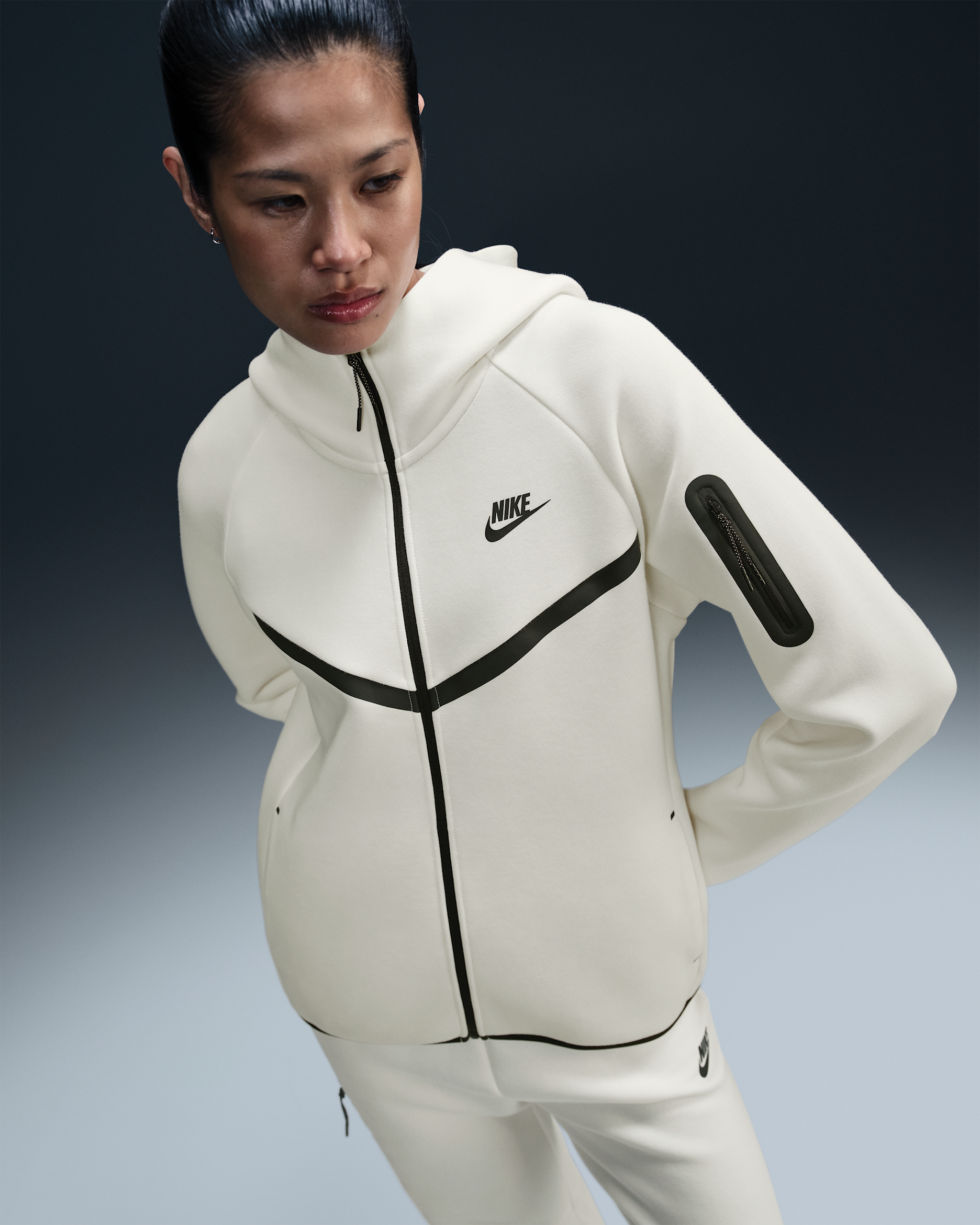Huvtröja med hel dragkedja Nike Sportswear Tech Fleece Windrunner för kvinnor - Pale Ivory/Svart
