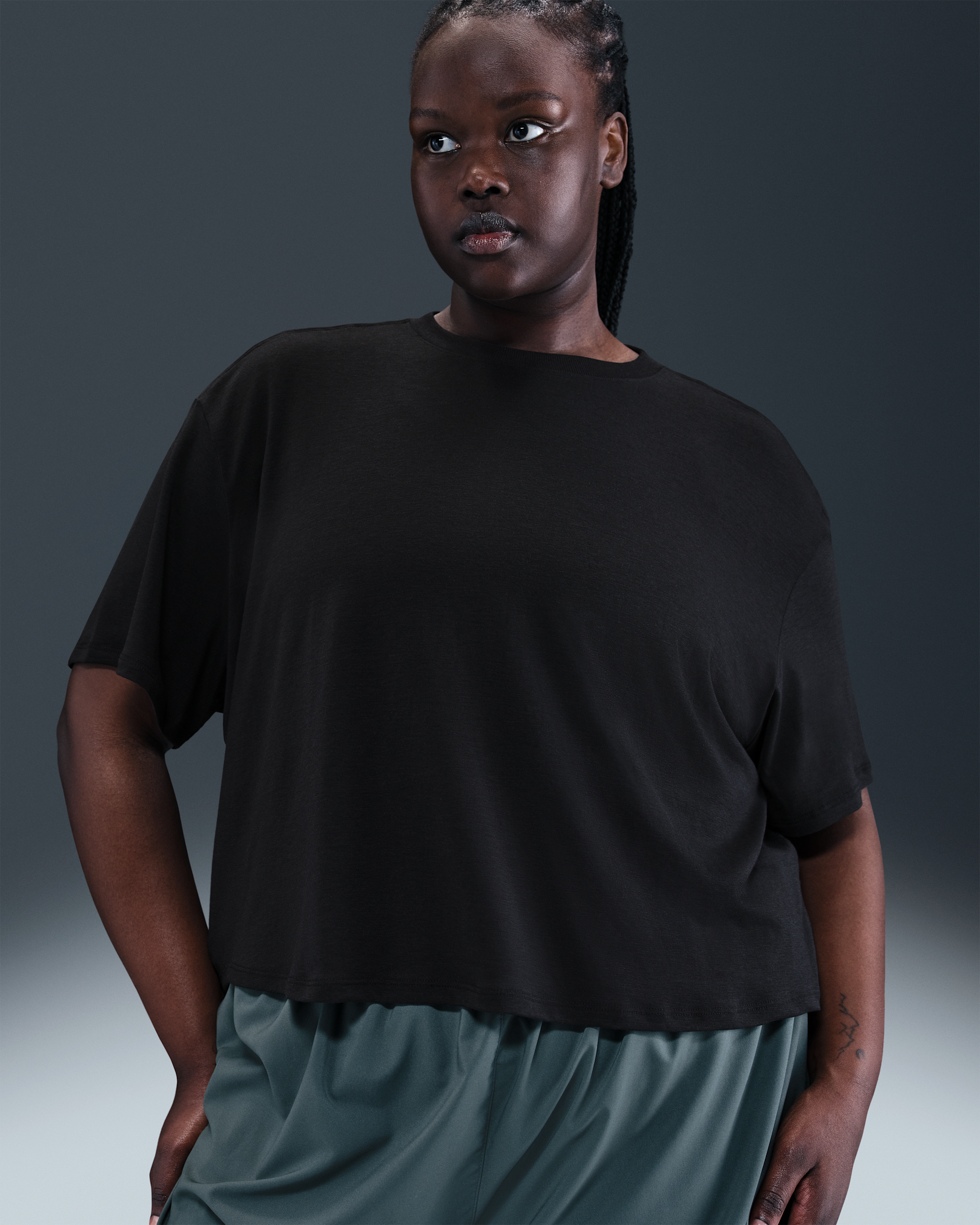 Nike One Relaxed Women's Dri-FIT Cropped Short-Sleeve Top (Plus Size) - Black/White
