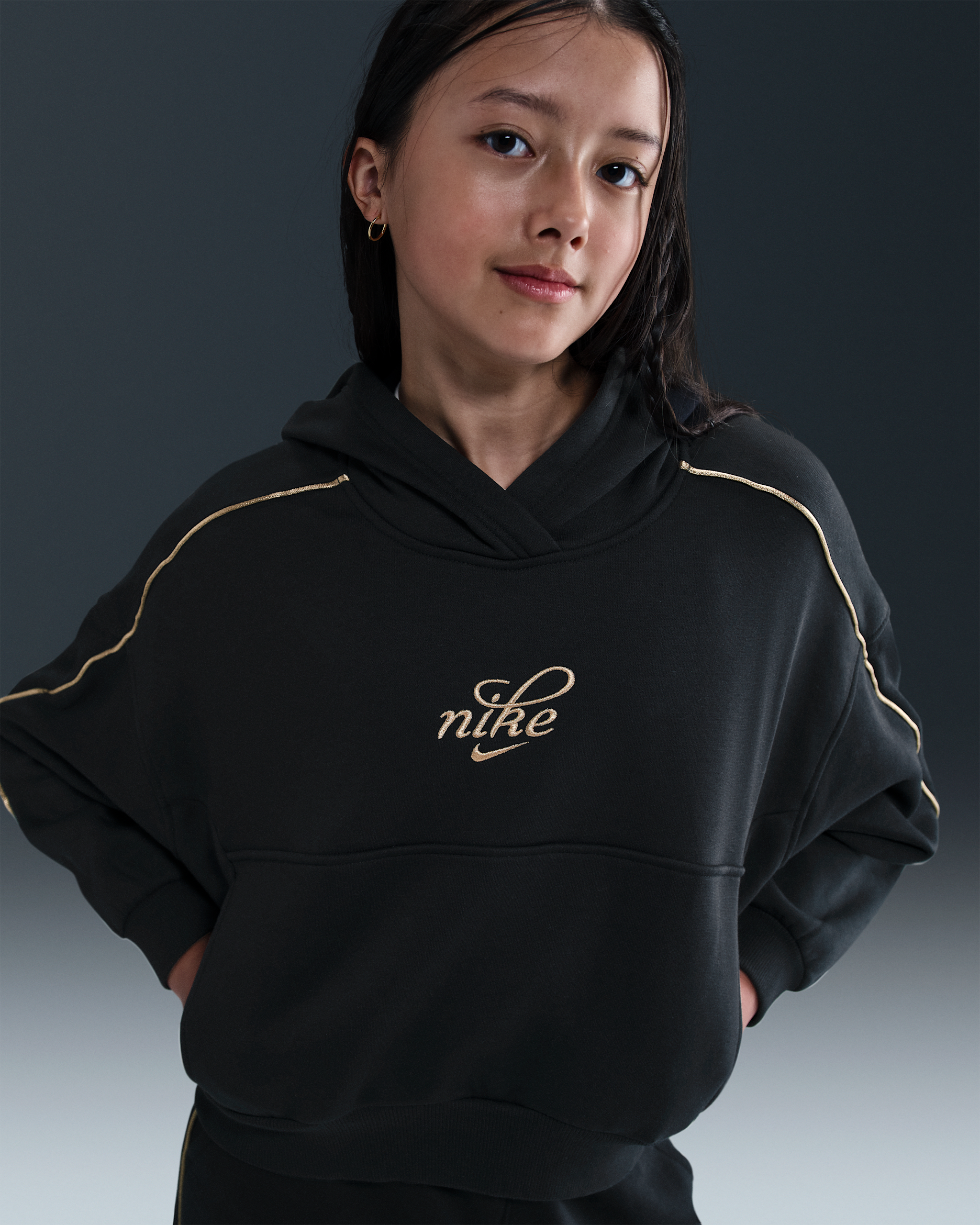 Nike Sportswear Club Fleece Older Kids' (Girls') Boxy Hoodie - Black/Metallic Gold