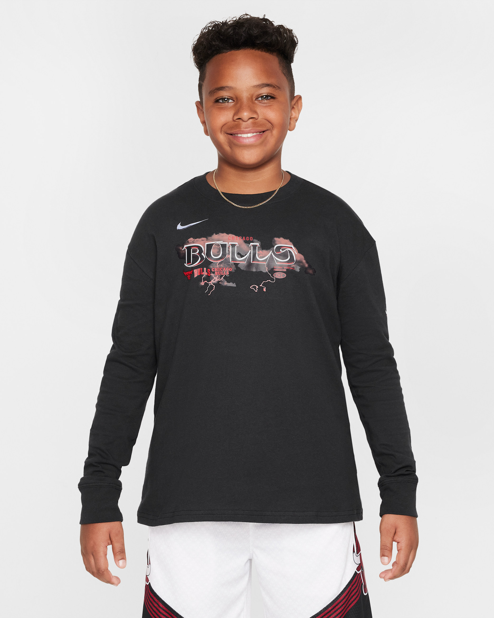 Chicago Bulls Essential Nike NBA Max90 T-shirt met lange mouwen voor jongens - Zwart