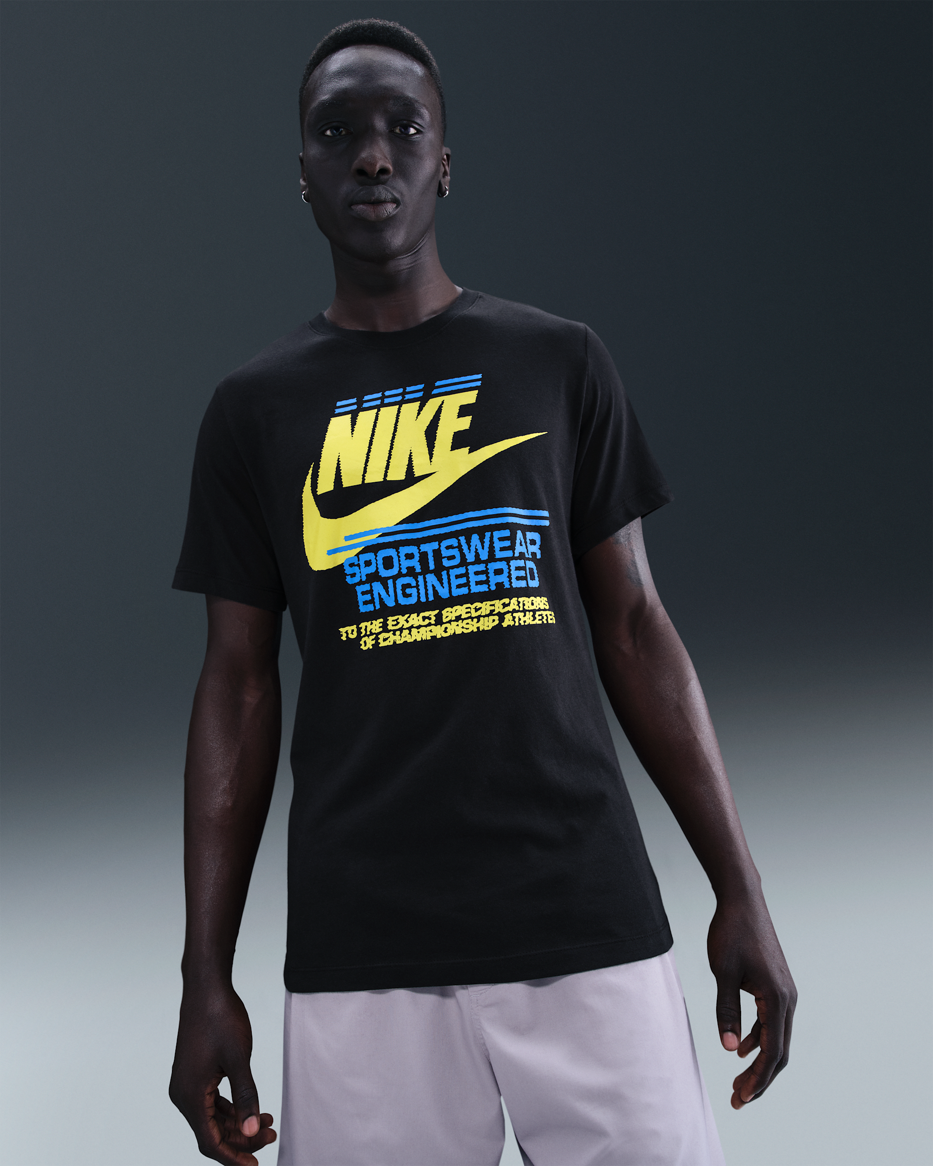 Nike Sportswear Men's T-Shirt - Black/Lightning