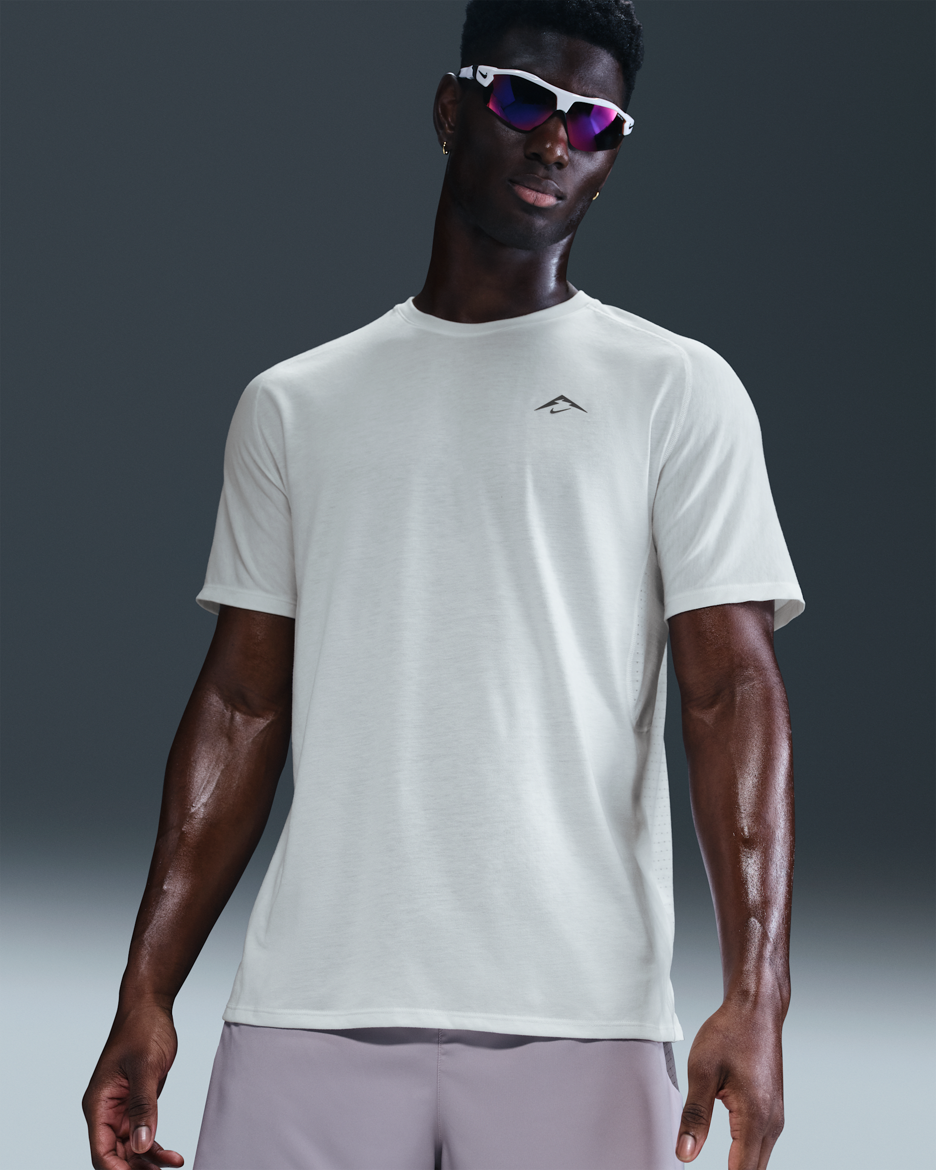 Playera de correr de manga corta Dri-FIT ADV para hombre Nike Solar Chase - Blanco cumbre/Negro