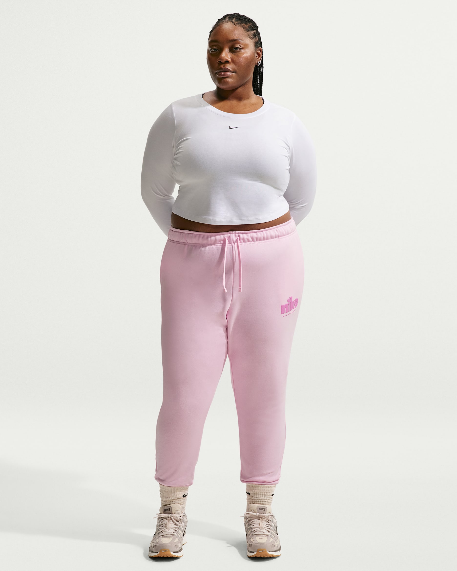 Nike Sportswear Club Fleece Women's Graphic Mid-Rise Pants (Plus Size) - Pink Foam/Light Magenta