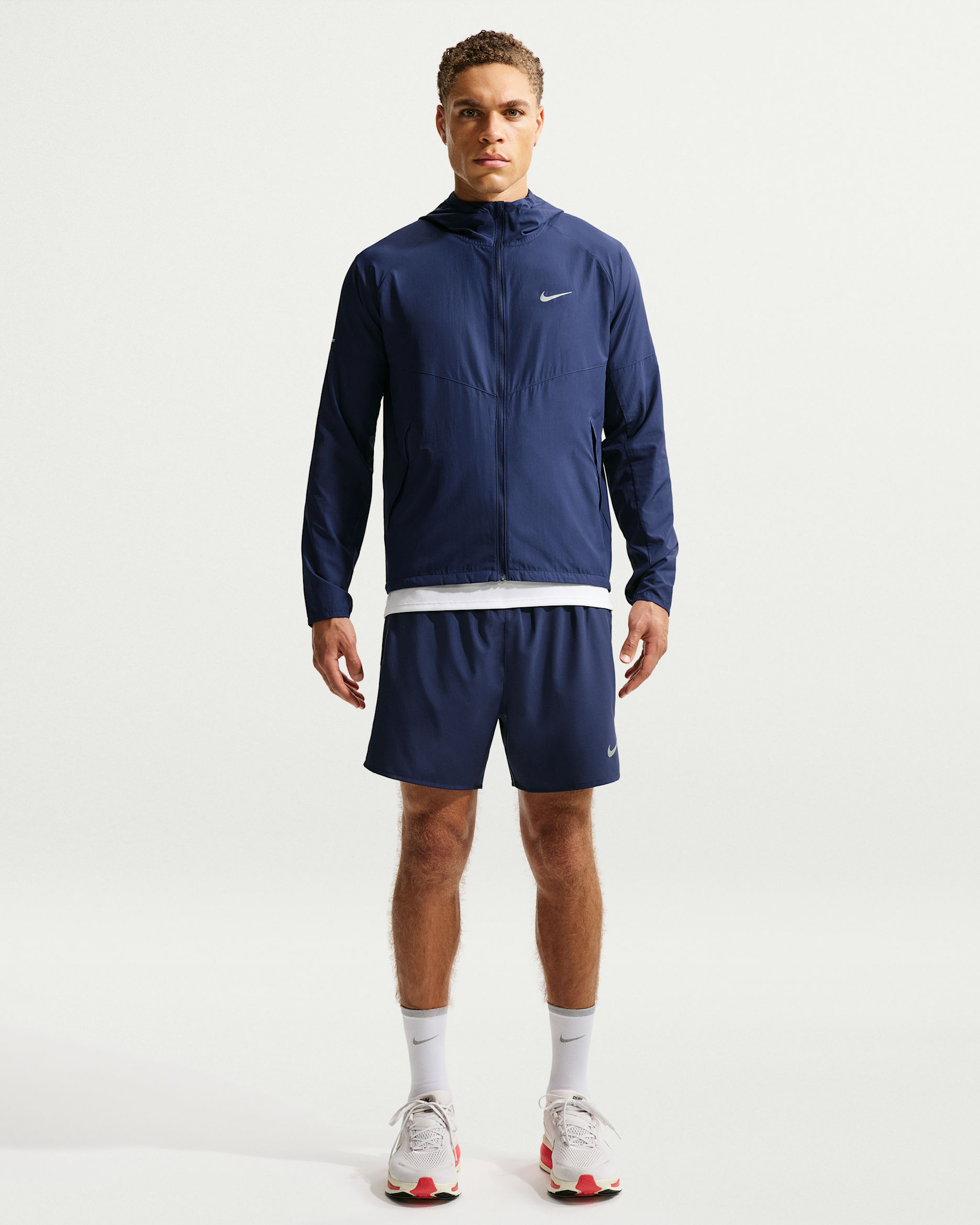 Nike Challenger Dri-FIT 13 cm 2'si 1 Arada Çok Yönlü Erkek Şortu - Midnight Navy/Midnight Navy/Siyah