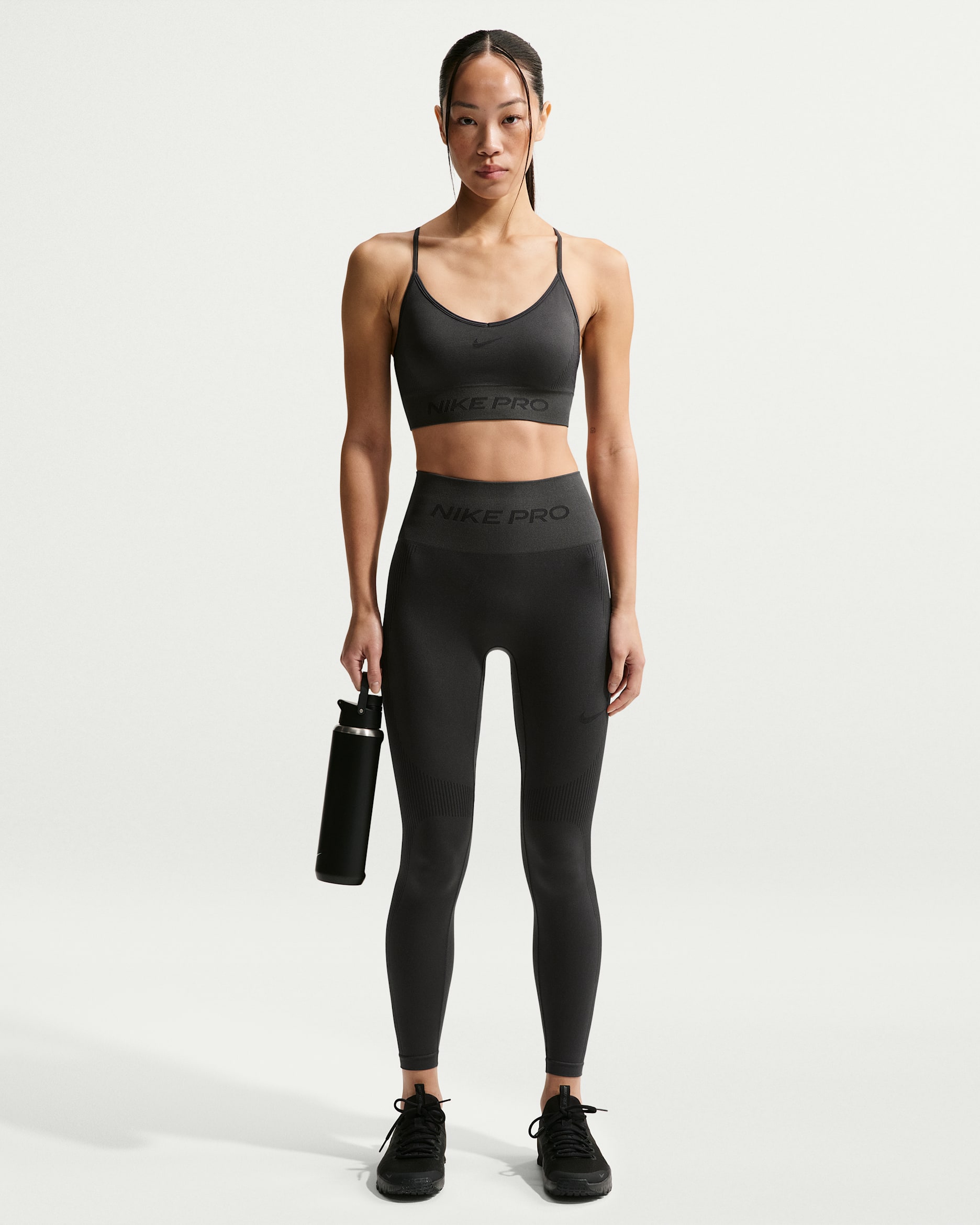 ナイキ プロ シームレス ウィメンズ ハイウエスト アンクル (9分丈) レギンス - ダークスモークグレー