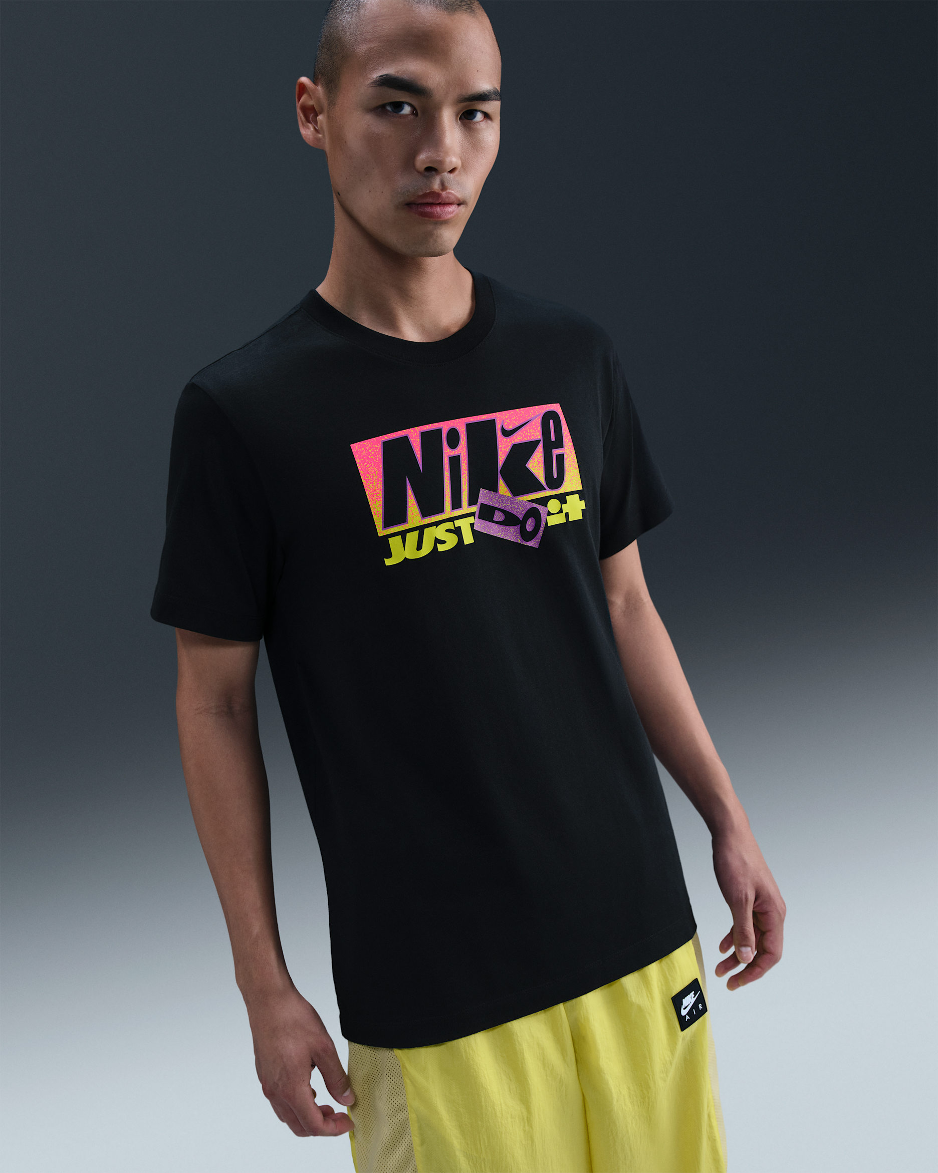 Nike Sportswear Men's T-Shirt - Black