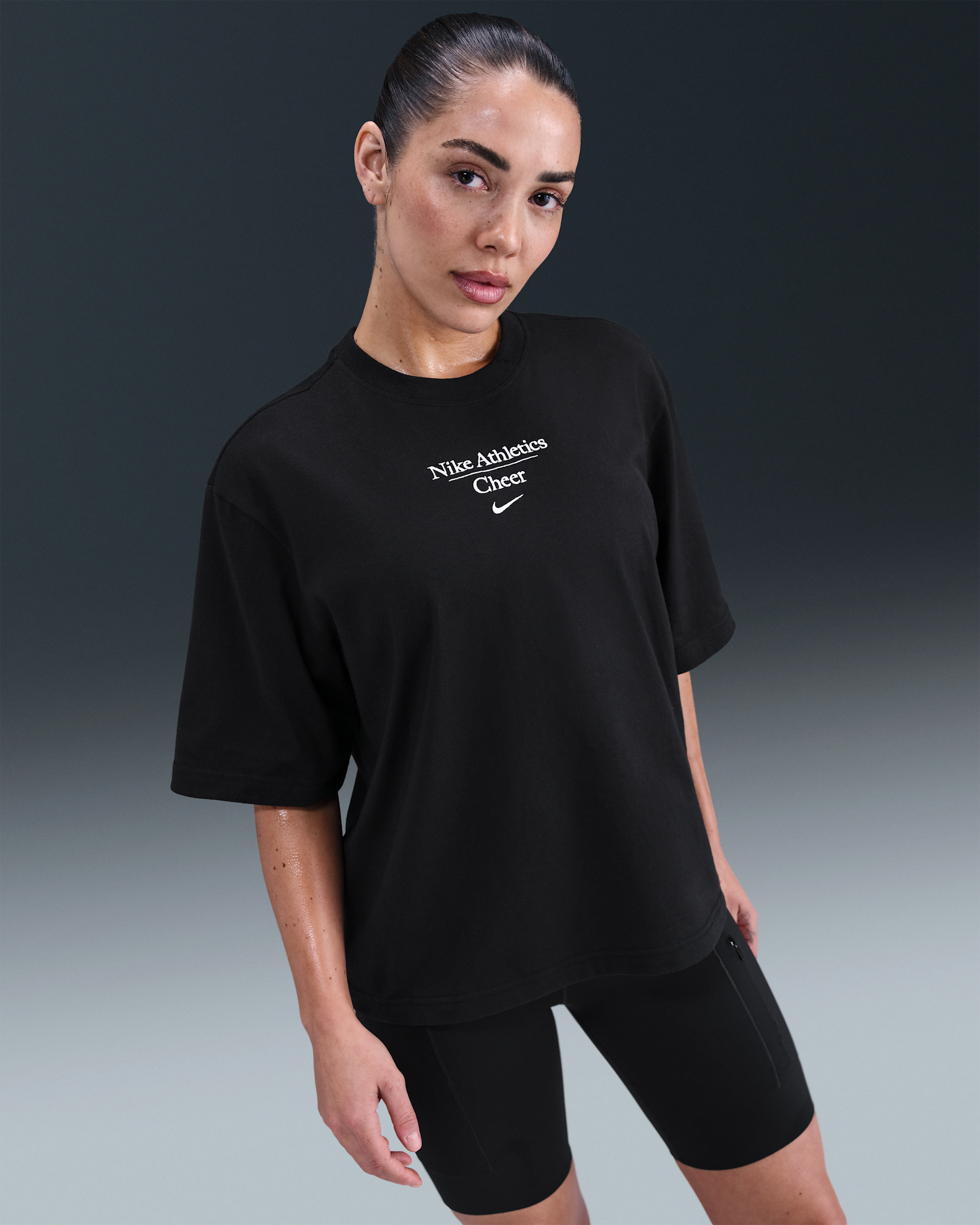 Playera de corte cuadrado para mujer Nike Cheer - Negro