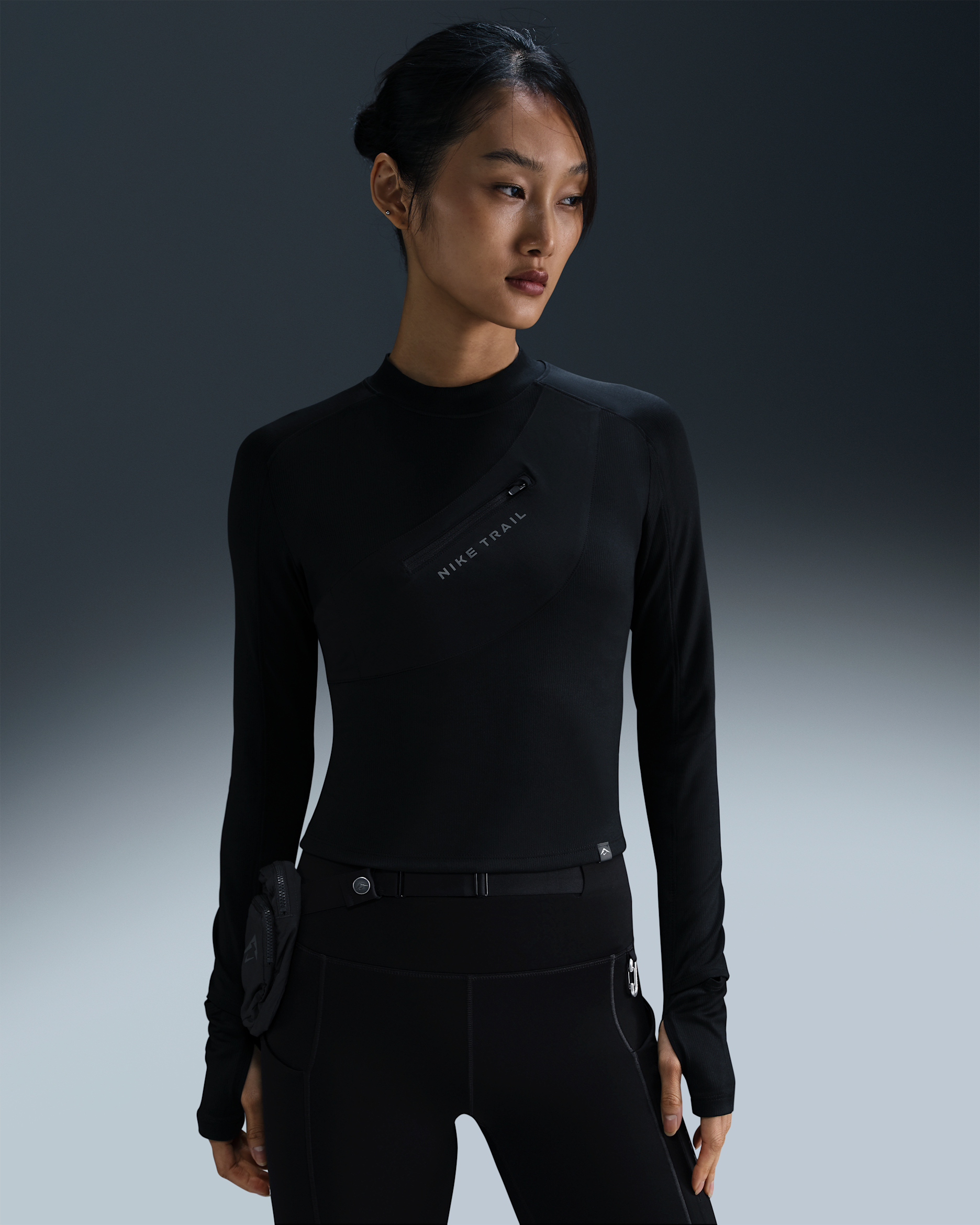 ナイキ トレイル ウィメンズ Dri-FIT ロングスリーブ ポケット ランニングトップ - ブラック/アンスラサイト