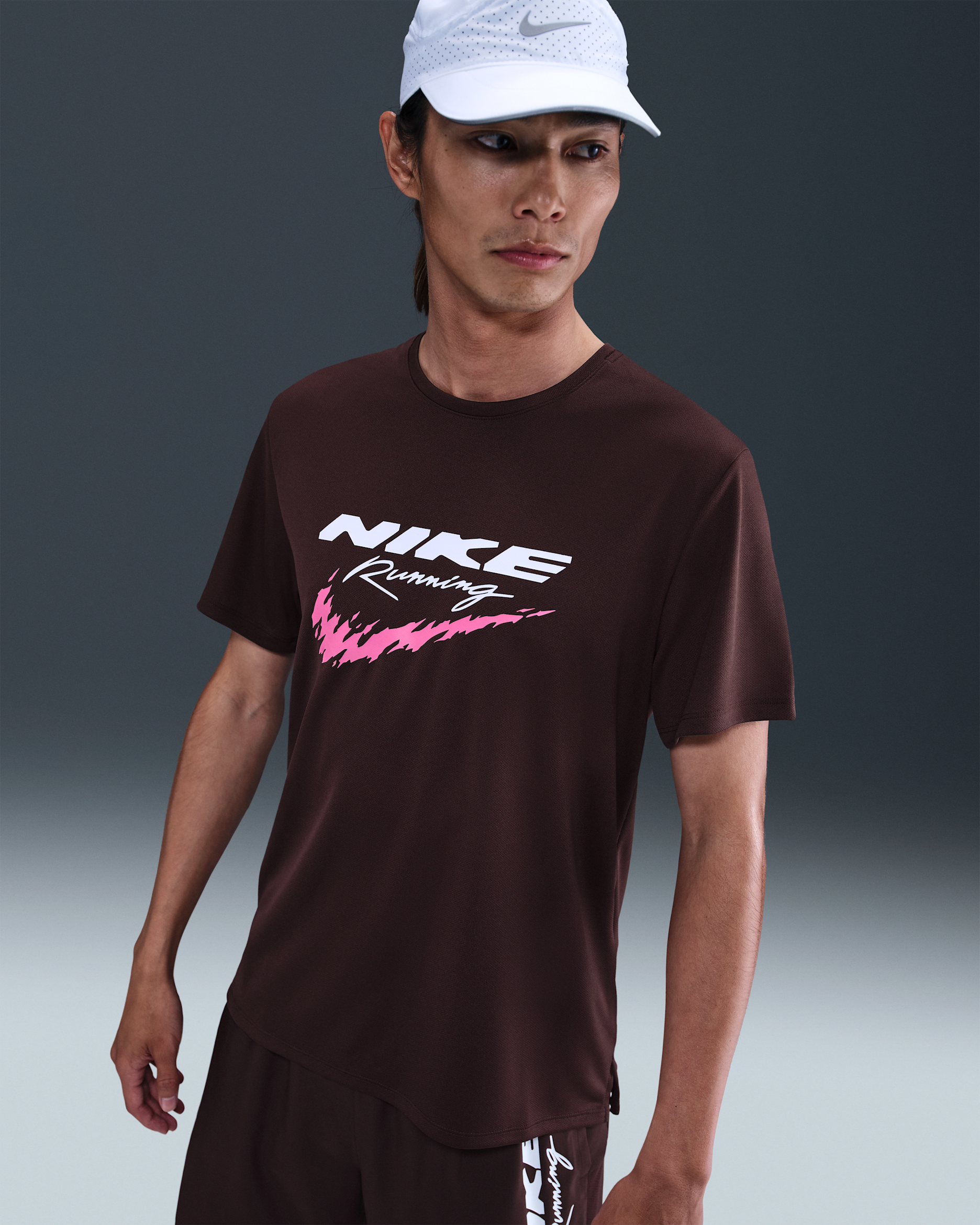 Nike Miler 男款 Dri-FIT UV 跑步上衣 - Burgundy Crush