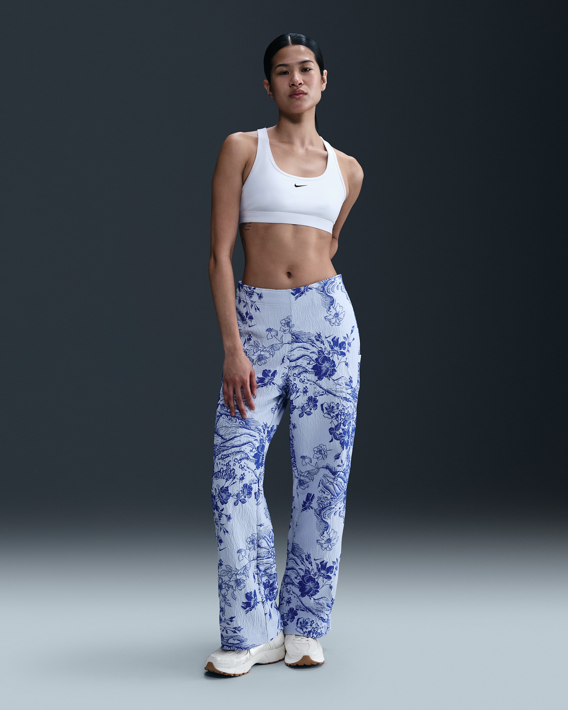 Pantalon de survêtement taille mi-haute en jacquard Nike Sportswear Collection pour femme - Blanc/Hyper Royal/Blanc