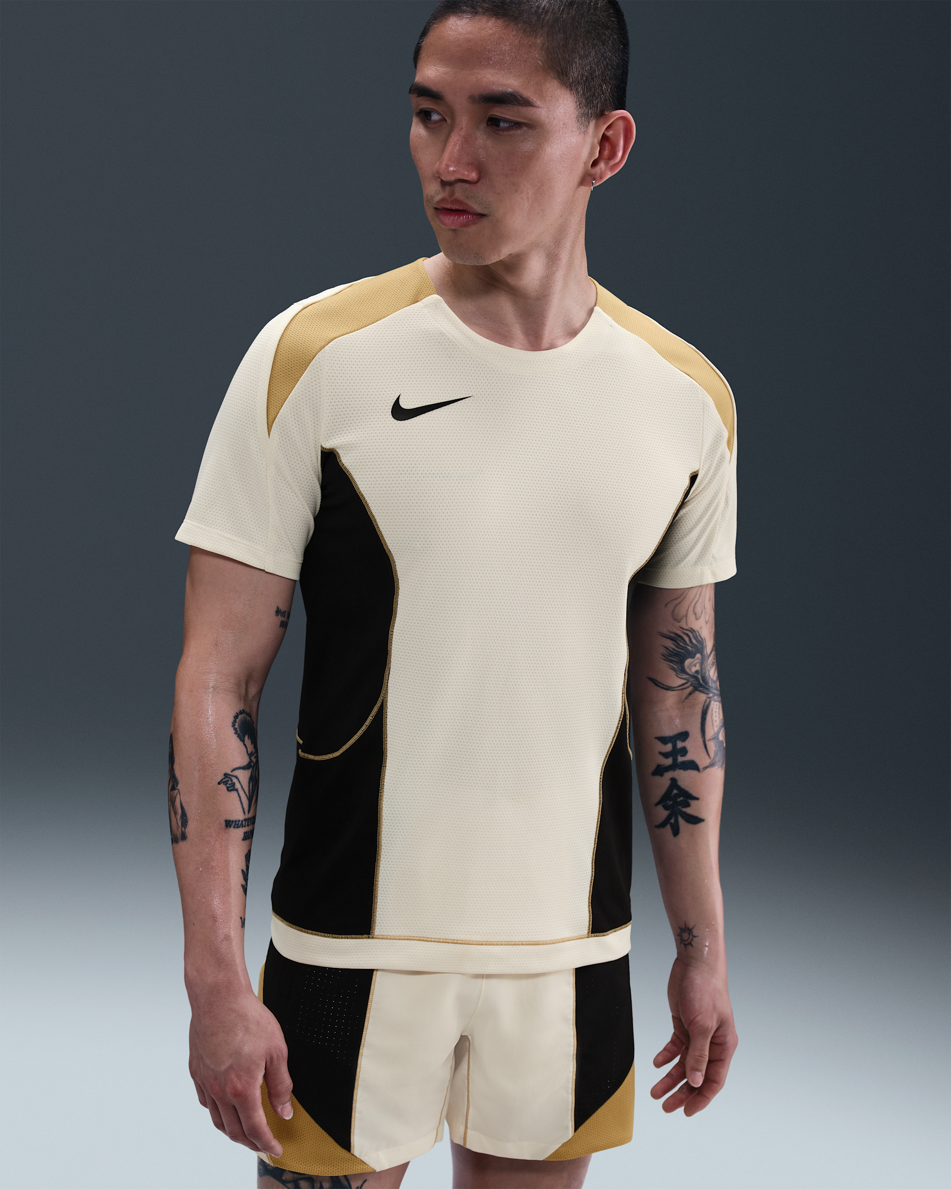 ナイキ ストライク＋ メンズ Dri-FIT ショートスリーブ サッカートップ - ペールアイボリー/ブラック/ジャージーゴールド/ブラック