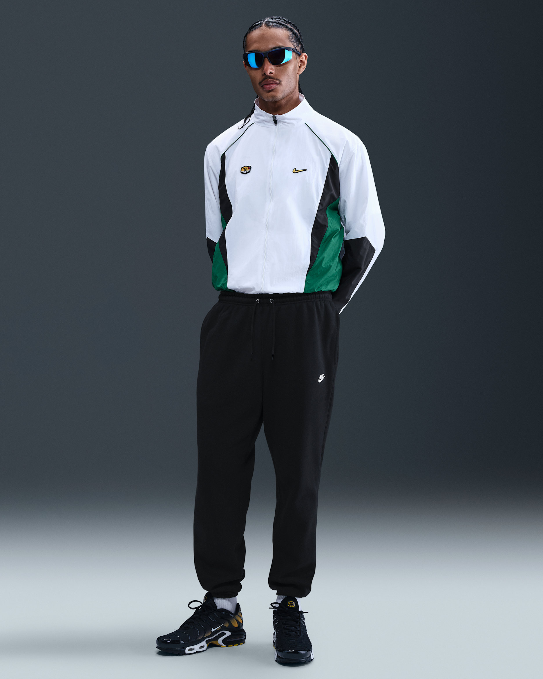 Pantaloni in fleece spazzolato con bordi Nike Club – Uomo - Nero/Nero/Bianco