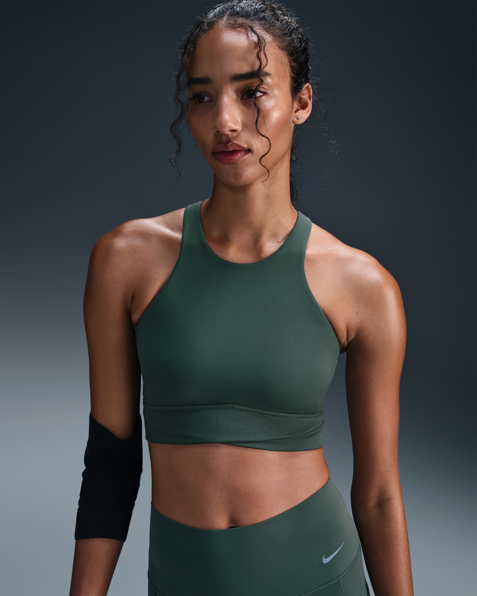 Nike One Twist Hafif Destekli Hafif Astarlı Yüksek Yakalı Kadın Spor Sütyeni - Vintage Green/Vintage Green/Beyaz