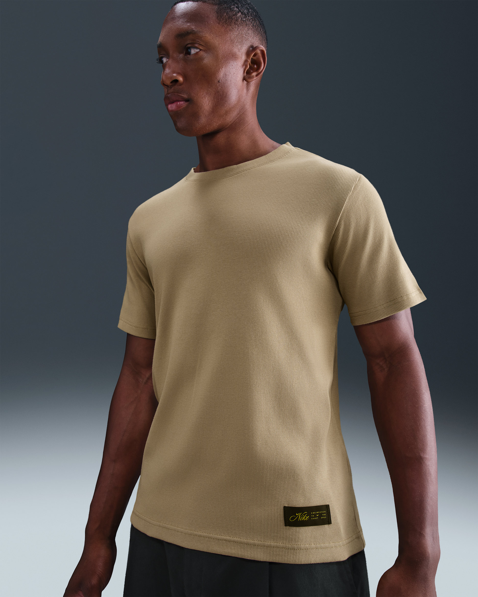 Playera Nike Sportswear  - Beige paracaídas