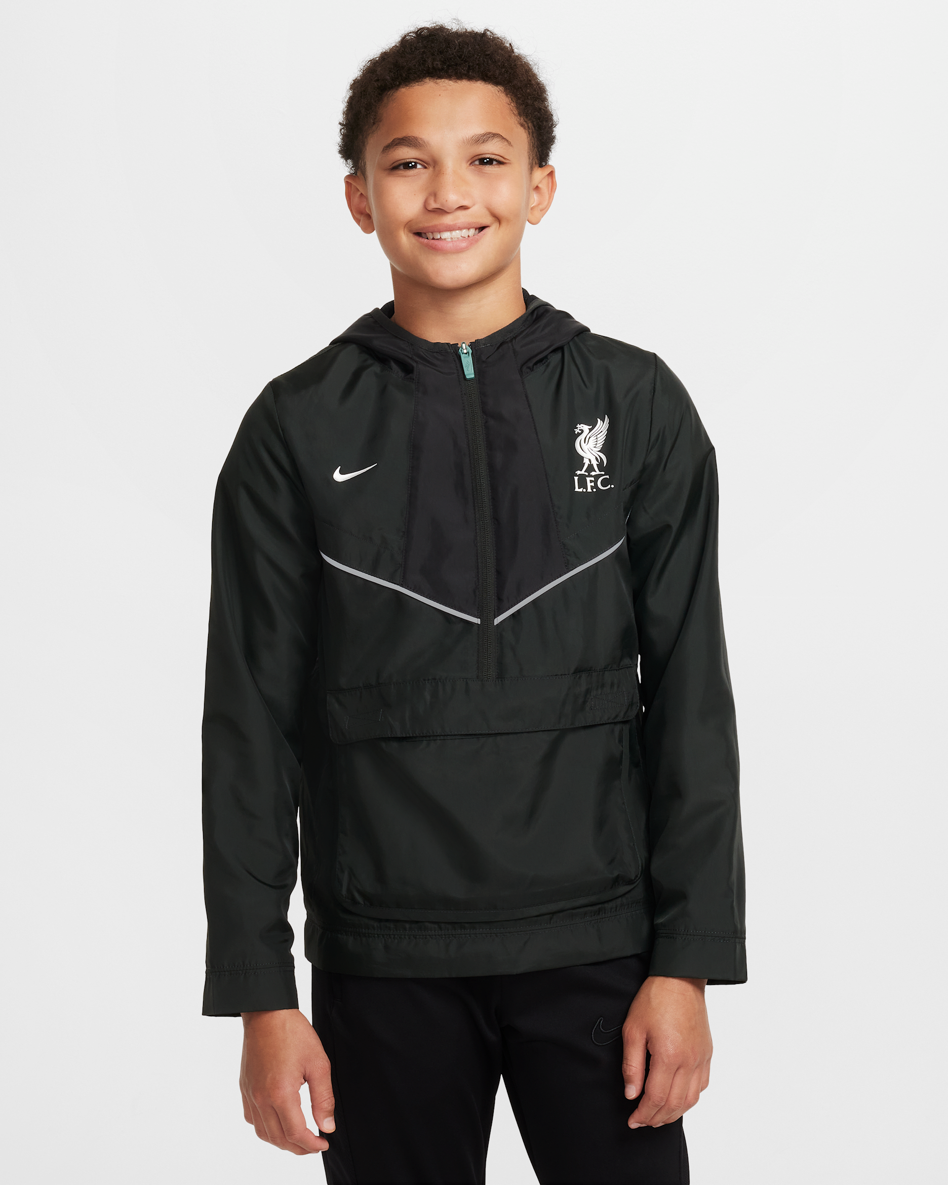 FC Liverpool Amplify Windrunner Nike Football-Anorak (ältere Kinder, Jungen) - Night Forest/Schwarz/Metallic Silver