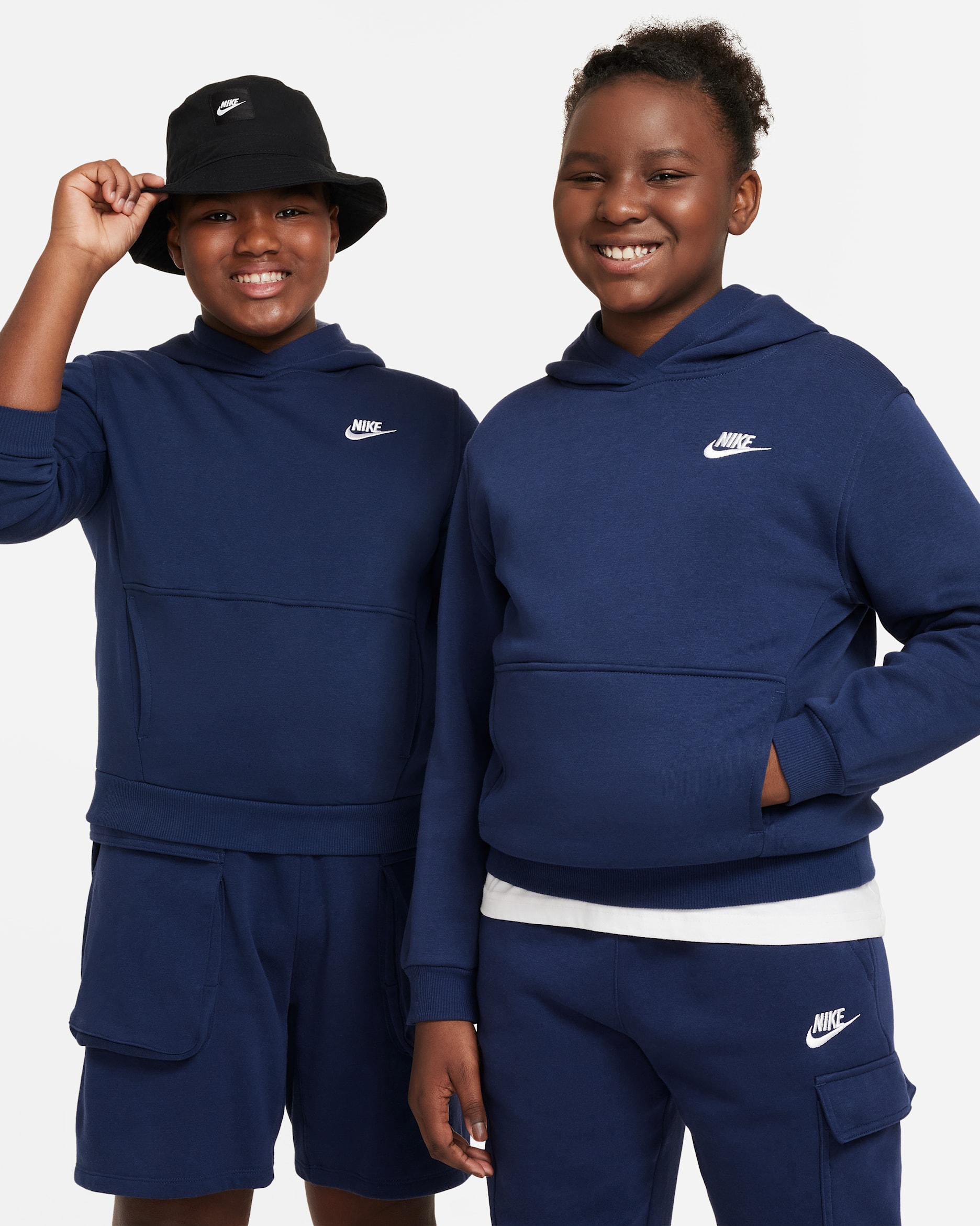 Nike Sportswear Club Fleece Older Kids' Pullover Hoodie (Extended Size) - Midnight Navy/White