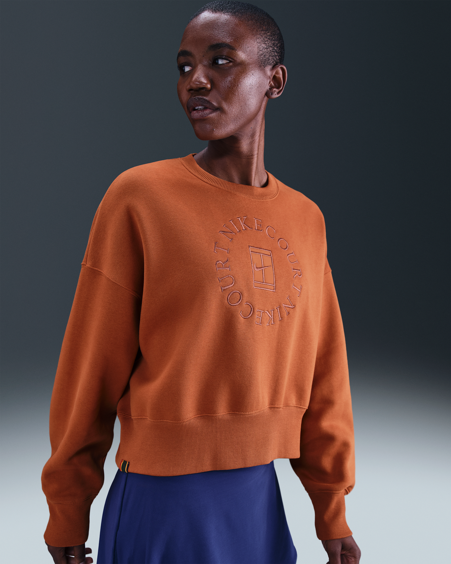 NikeCourt Heritage Phoenix Fleece Women's Over-Oversized Crew-Neck Sweatshirt - Dark Russet/Cinnamon