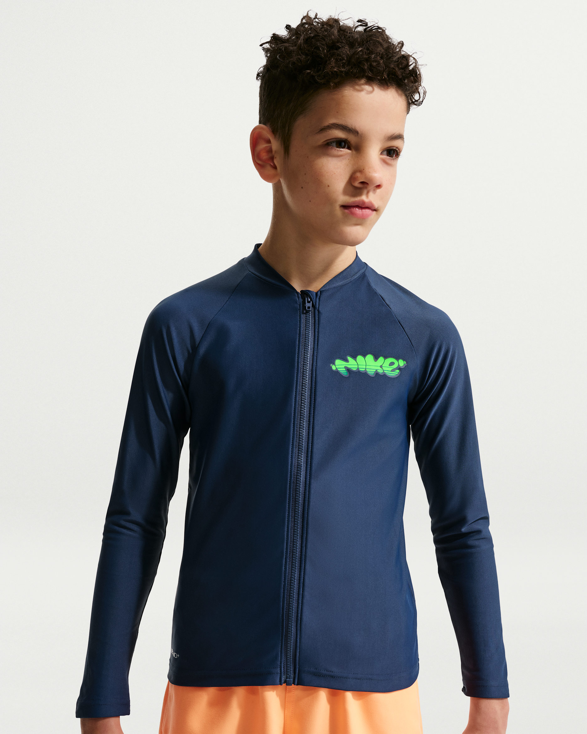 Playera de manga larga con cierre para niños talla grande Nike Swim Hydroguard - Azul marino medianoche/Azul marino medianoche/Gris azulado/Verde voltaje