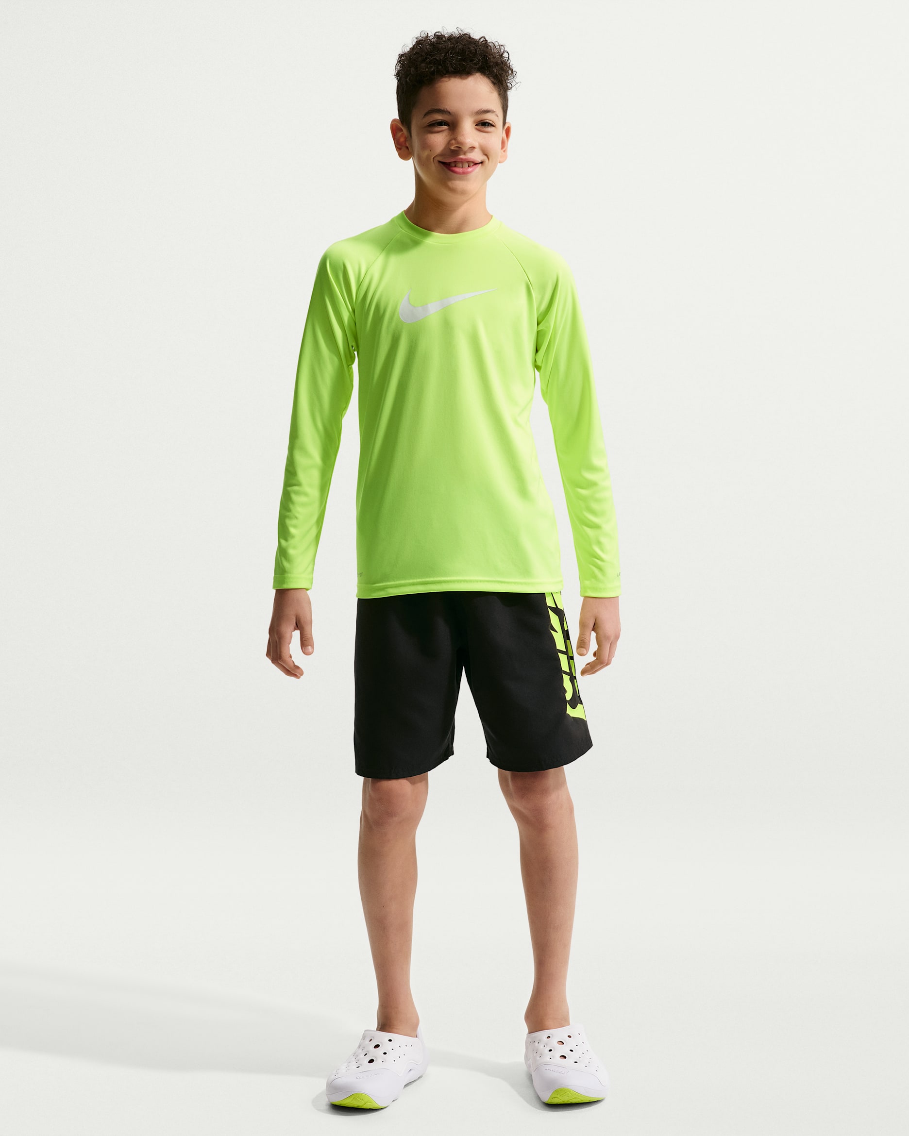 나이키 스윔 브레이커 주니어(남아) 7인치 브리프 라인드 발리 쇼츠 - 블랙/블랙/블랙/볼트