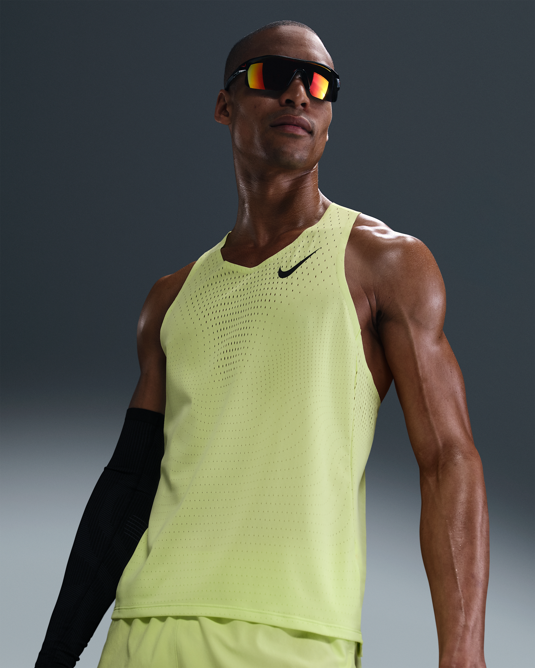 Nike AeroSwift Men's Dri-FIT ADV Running Singlet - Light Lemon Twist/Black