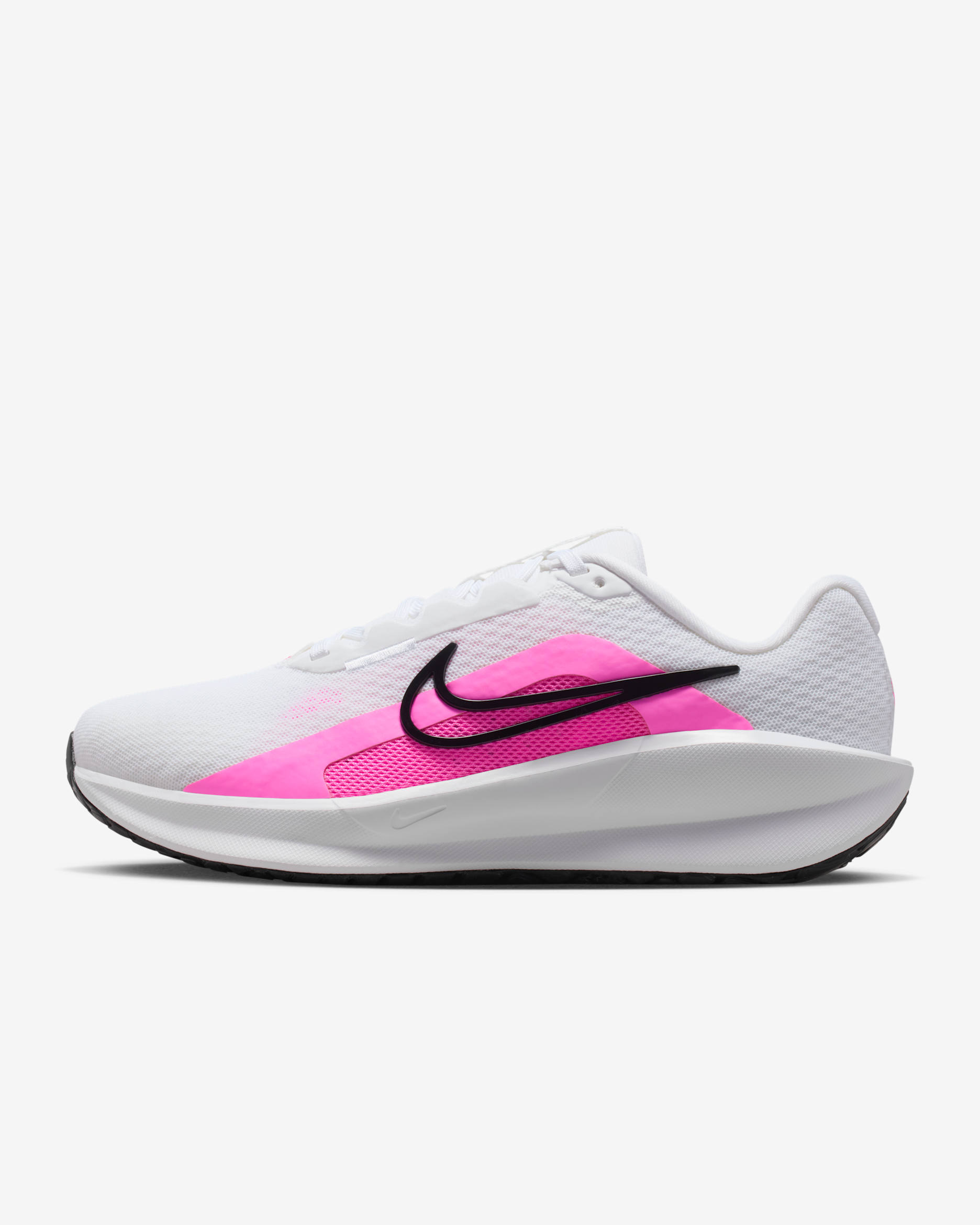 Tenis de correr en pavimento para mujer Nike Downshifter 13 (extraancho) - Blanco/Negro/Hechizo rosa