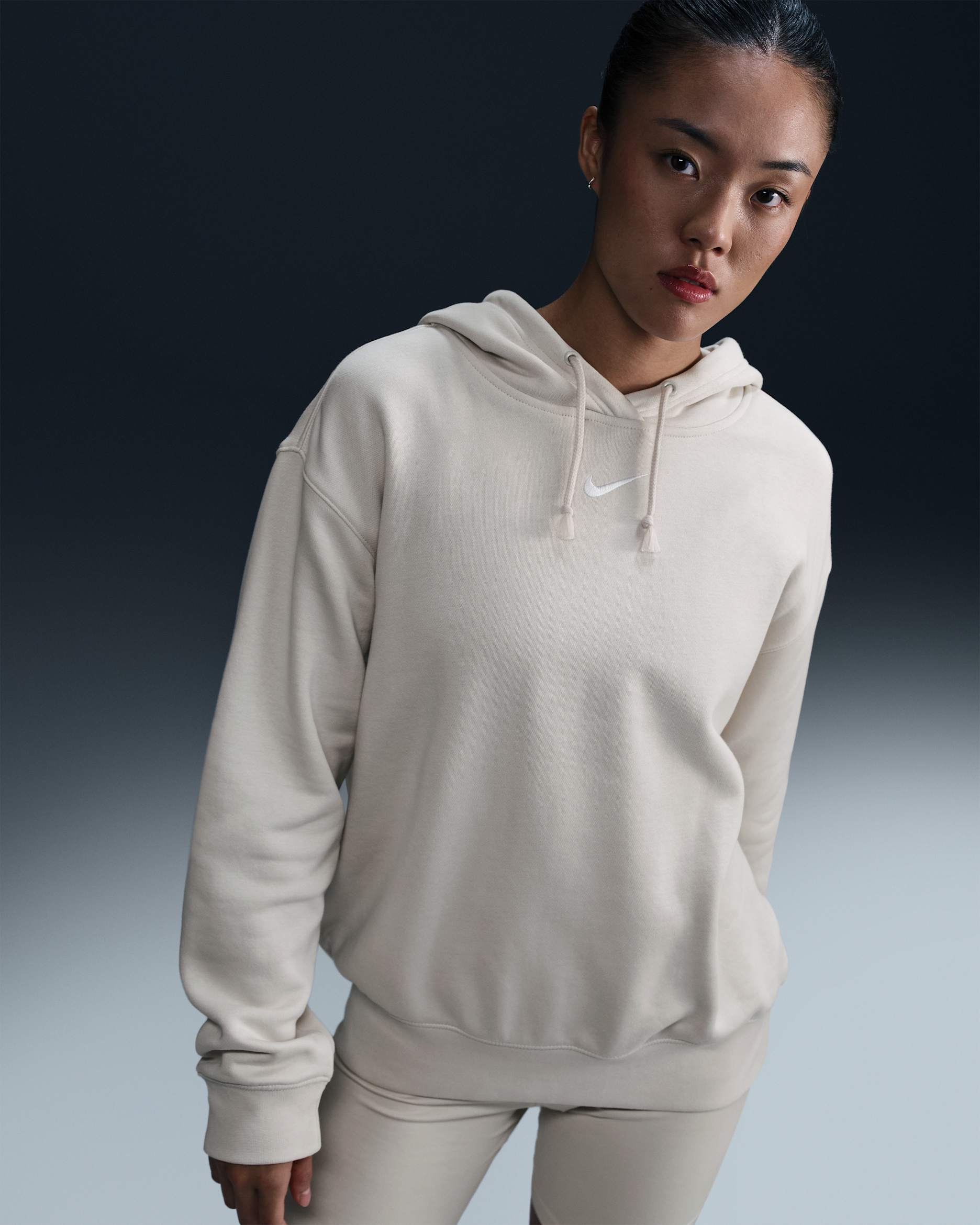 ナイキ スポーツウェア コレクション エッセンシャル ウィメンズ オーバーサイズド フリース パーカー - ライトオールウッドブラウン/ホワイト